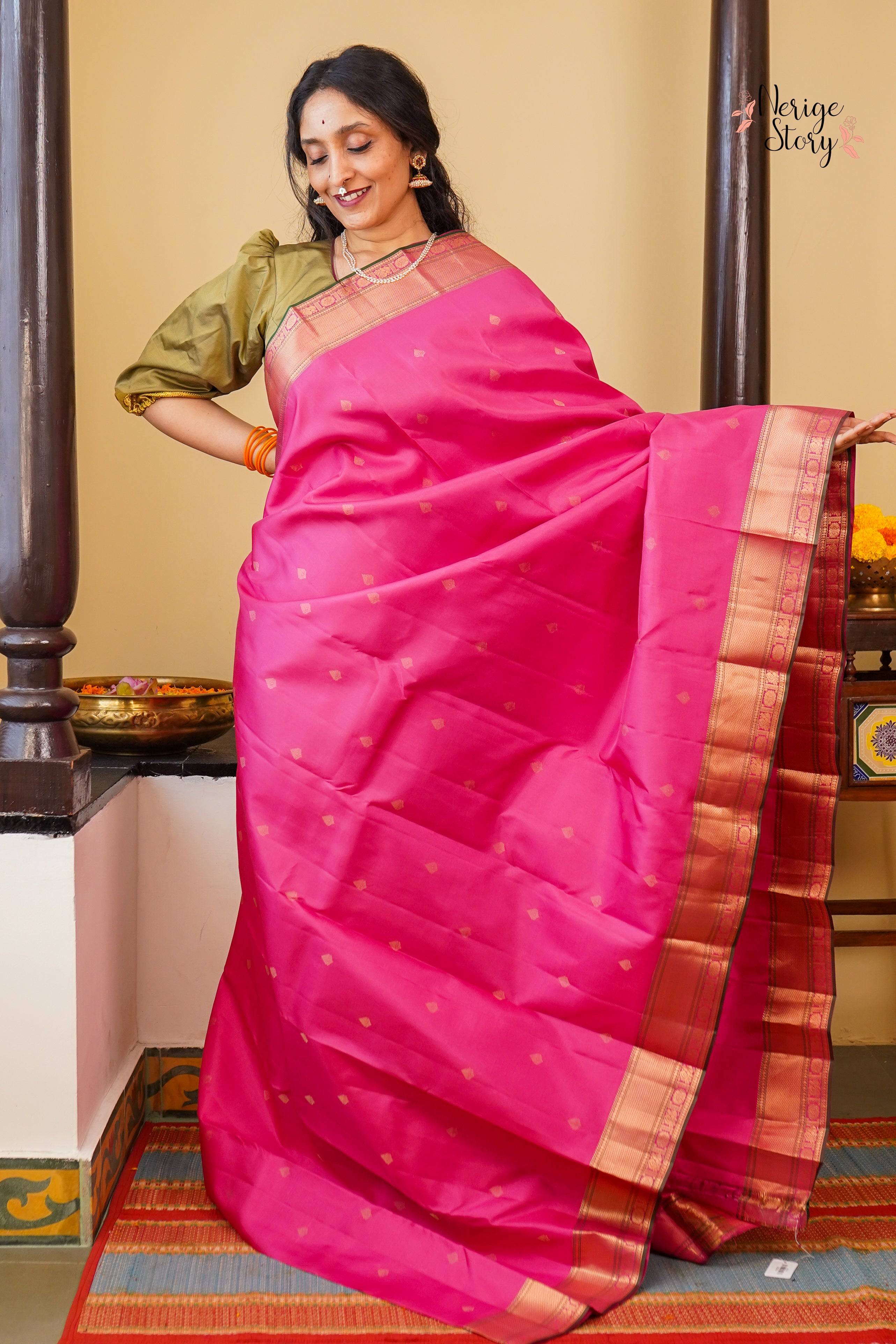 LAVANYA (லாவண்யா)