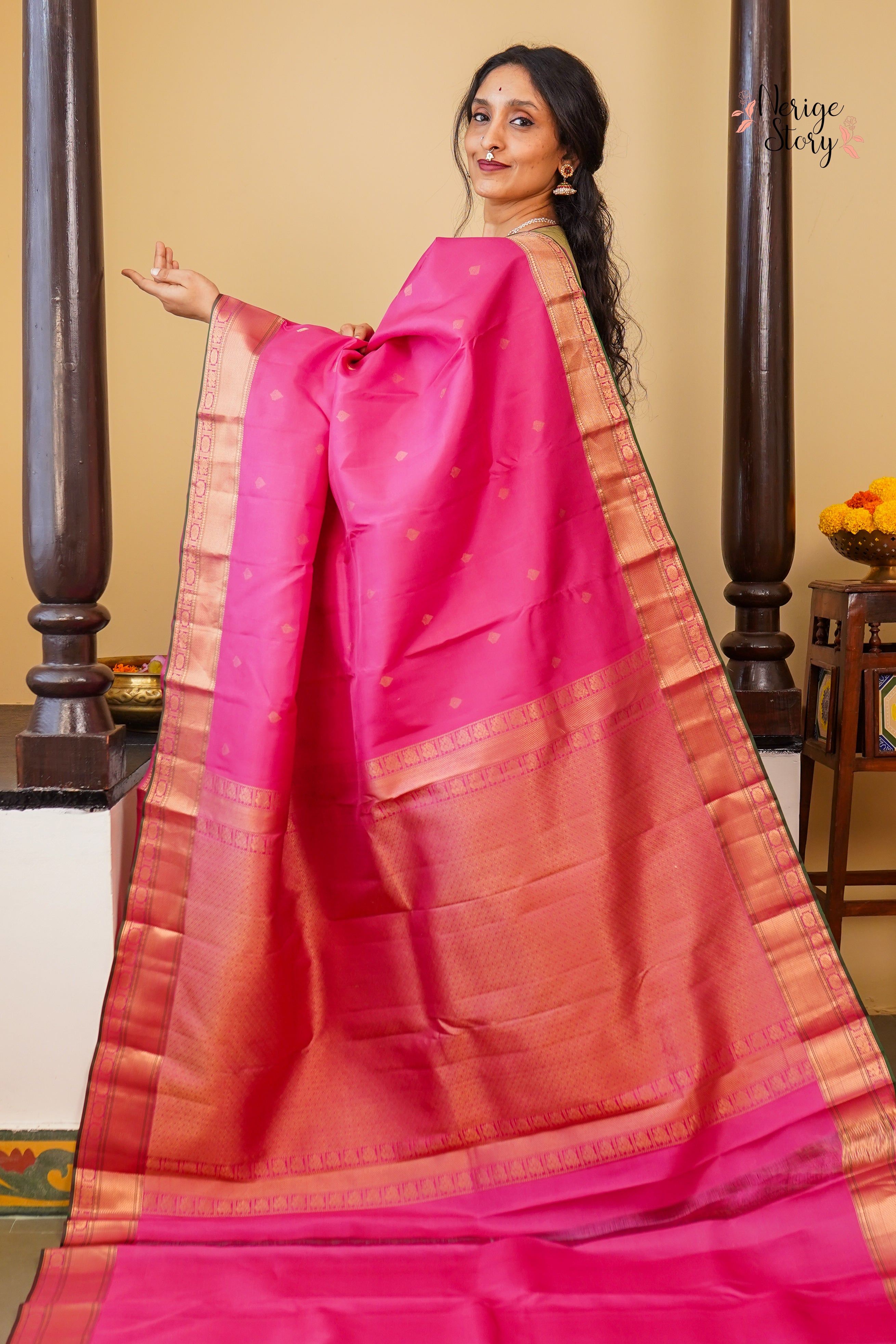 LAVANYA (லாவண்யா)