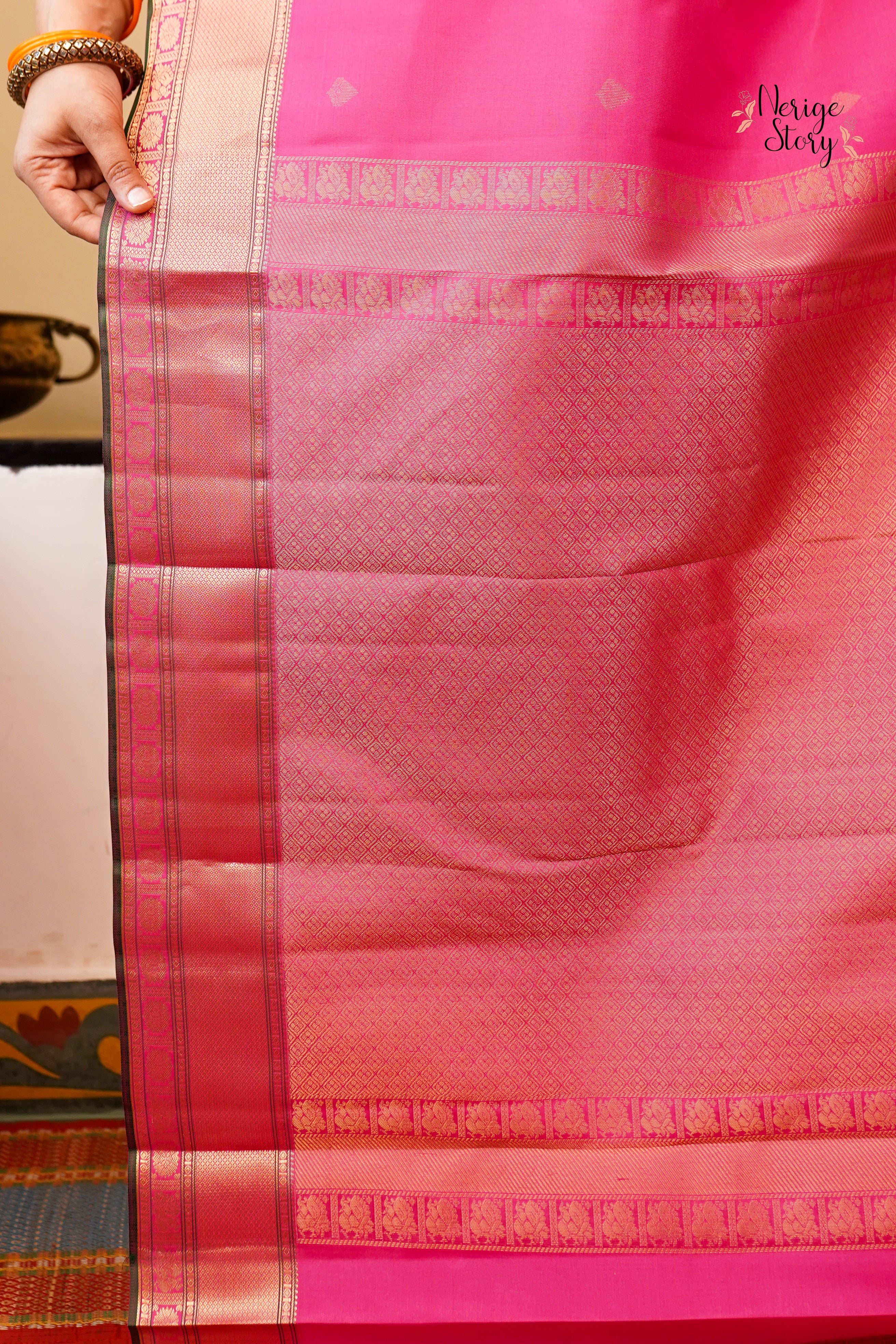 LAVANYA (லாவண்யா)