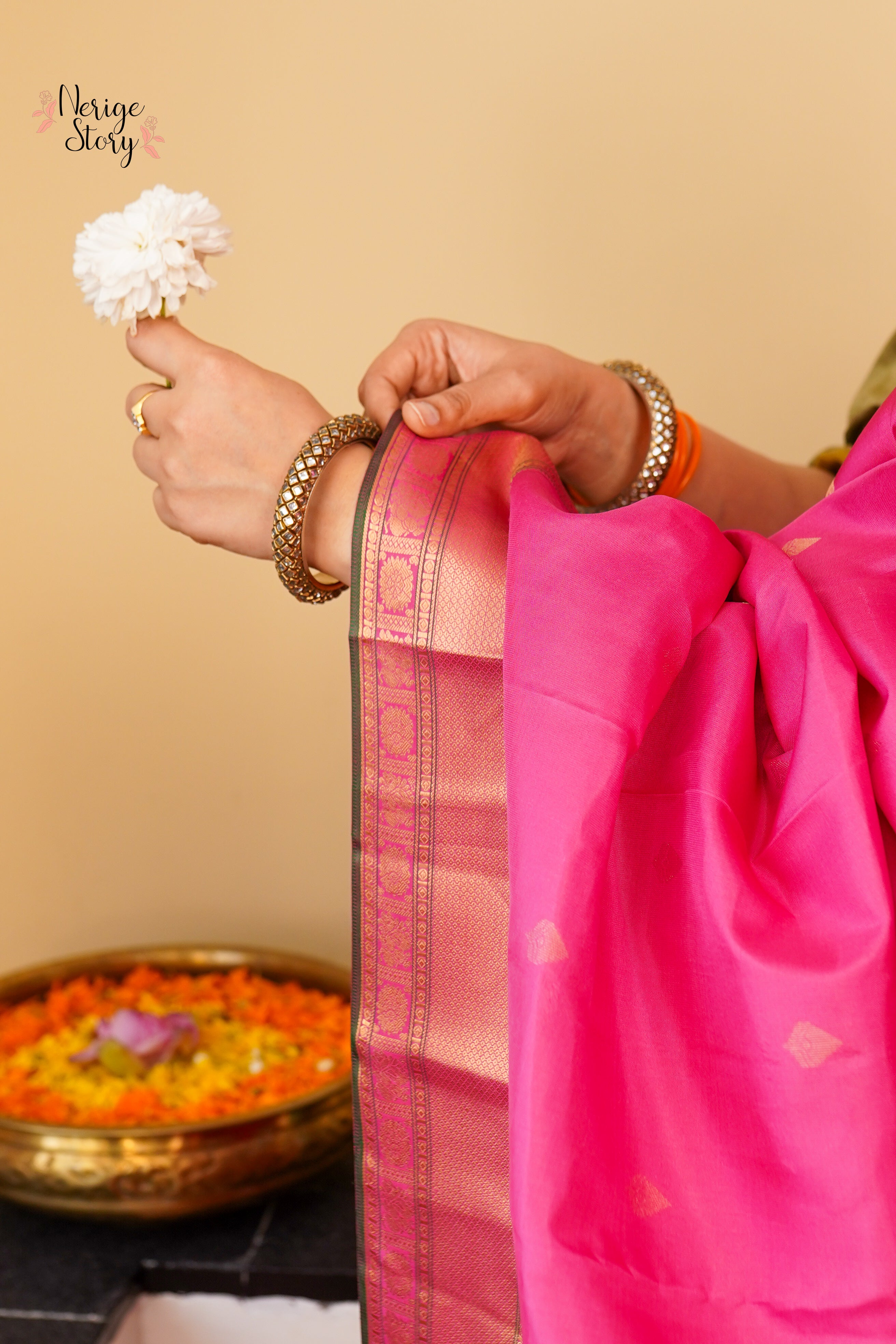 LAVANYA (லாவண்யா)