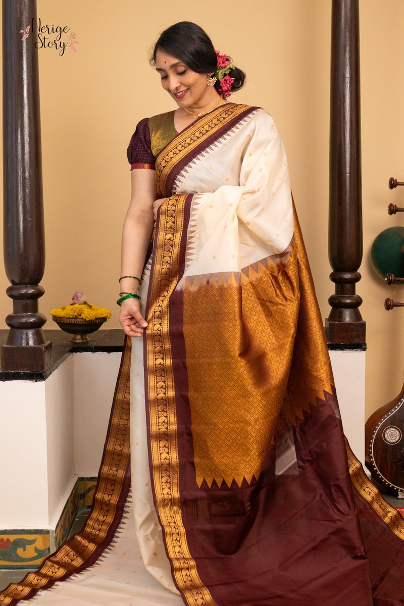 MAYA LATHA (మాయ లతా)
