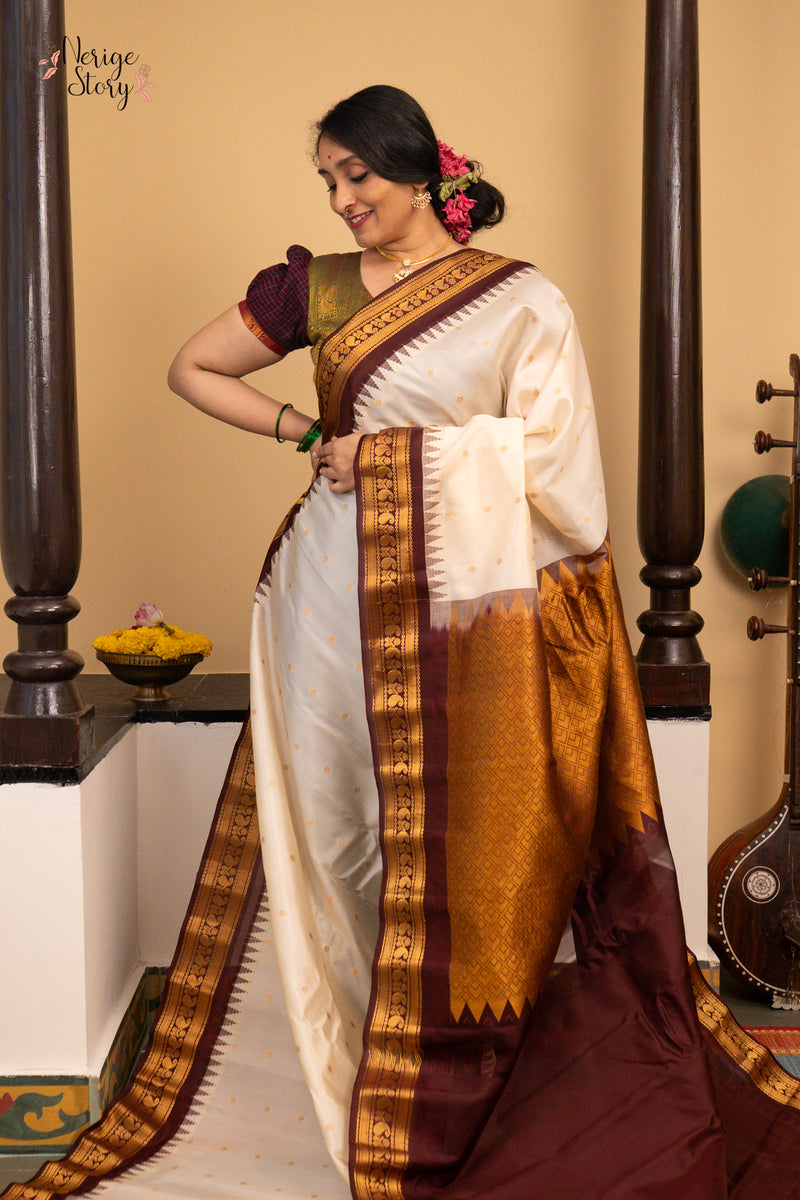MAYA LATHA (మాయ లతా)