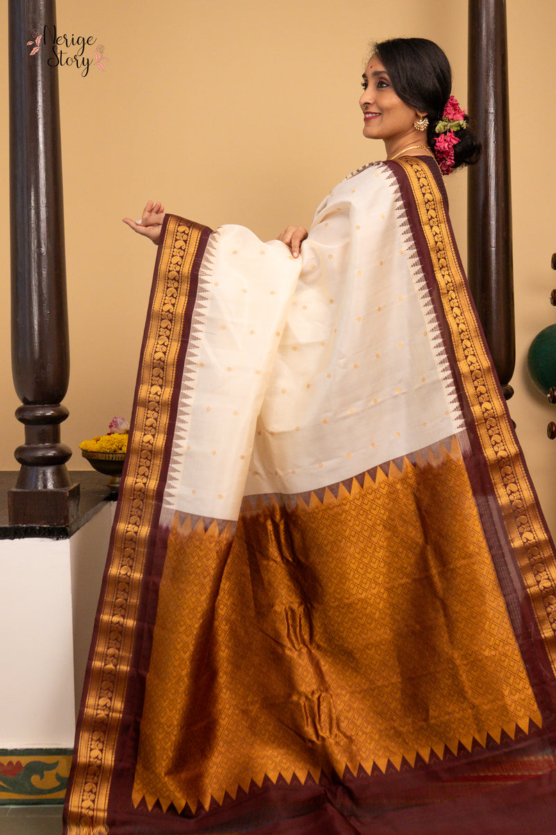 MAYA LATHA (మాయ లతా)