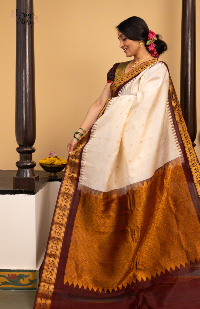 MAYA LATHA (మాయ లతా)