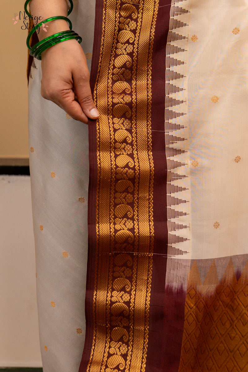 MAYA LATHA (మాయ లతా)
