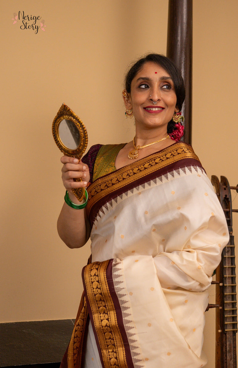 MAYA LATHA (మాయ లతా)