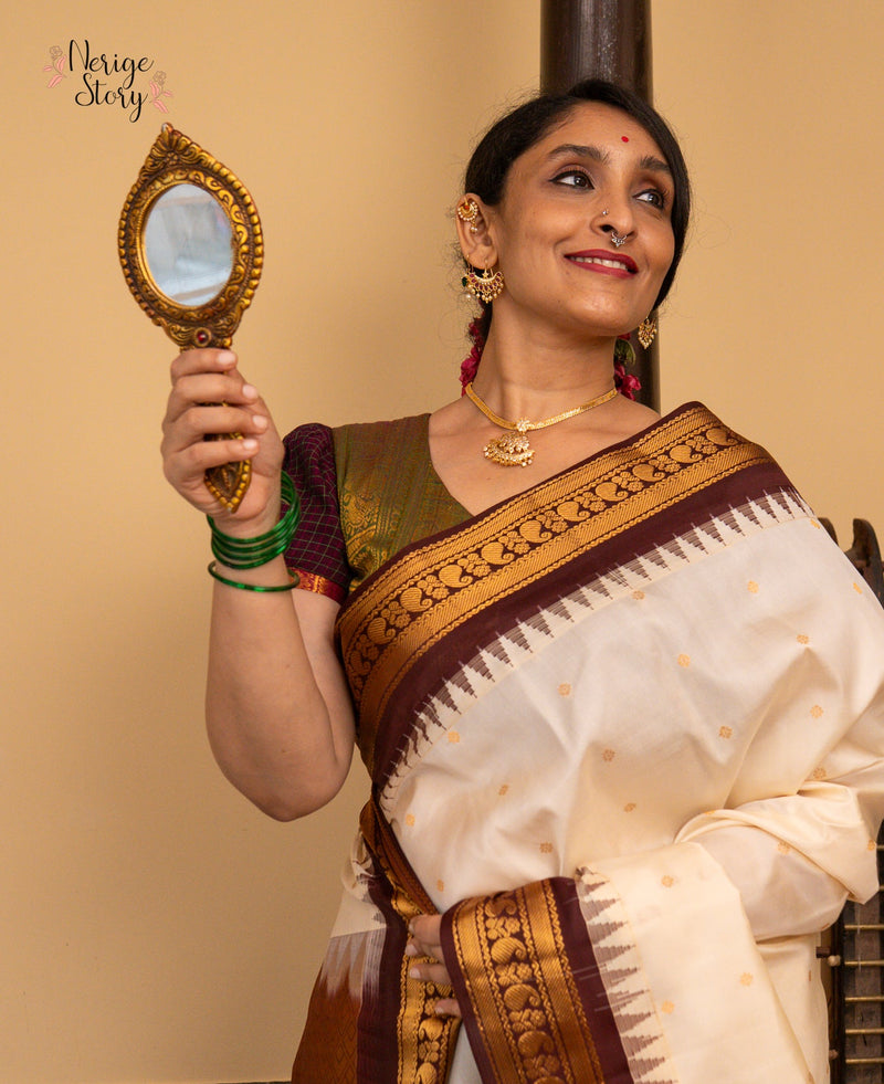 MAYA LATHA (మాయ లతా)