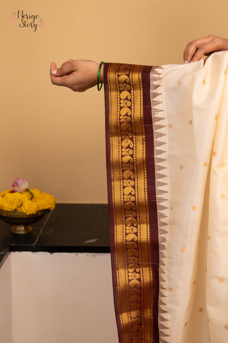 MAYA LATHA (మాయ లతా)