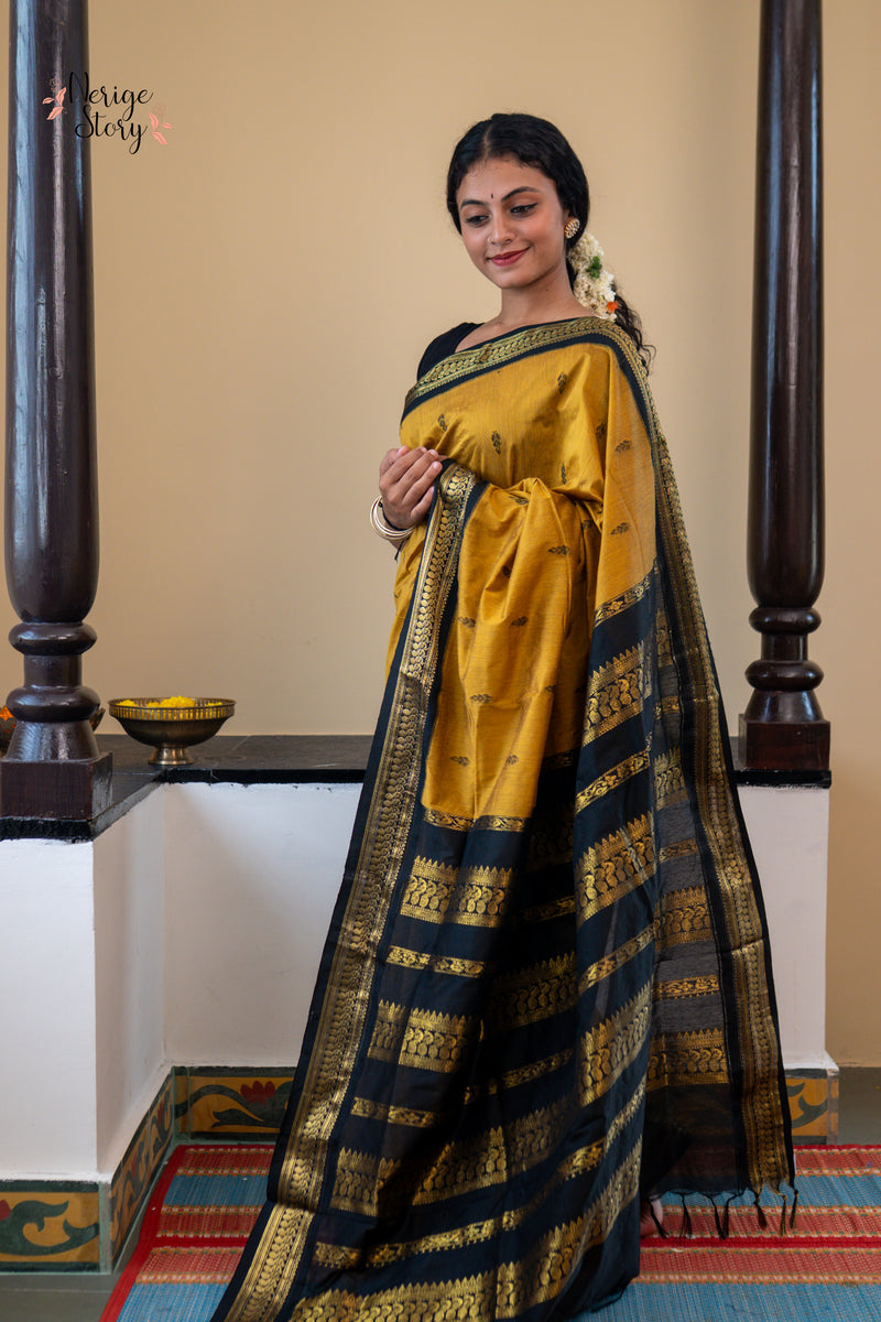YAGAPRIYA (யாகப்ரியா)