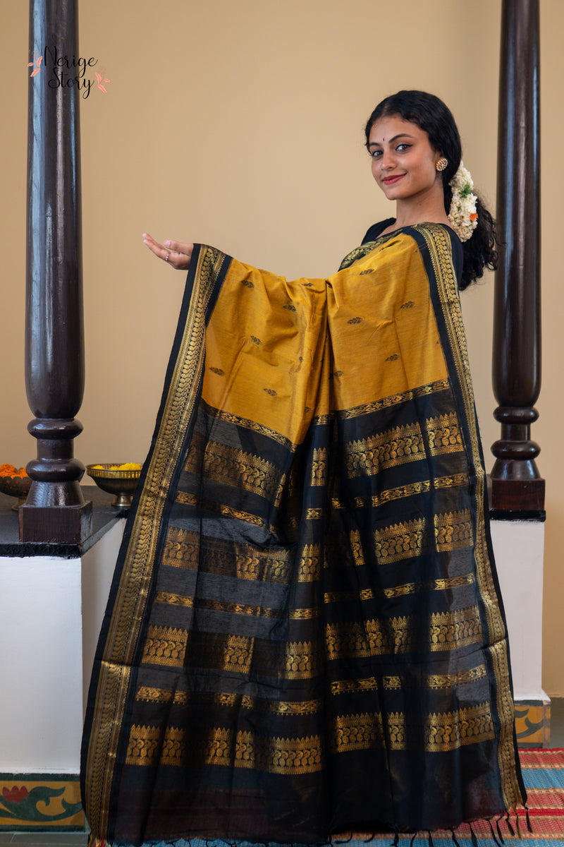 YAGAPRIYA (யாகப்ரியா)
