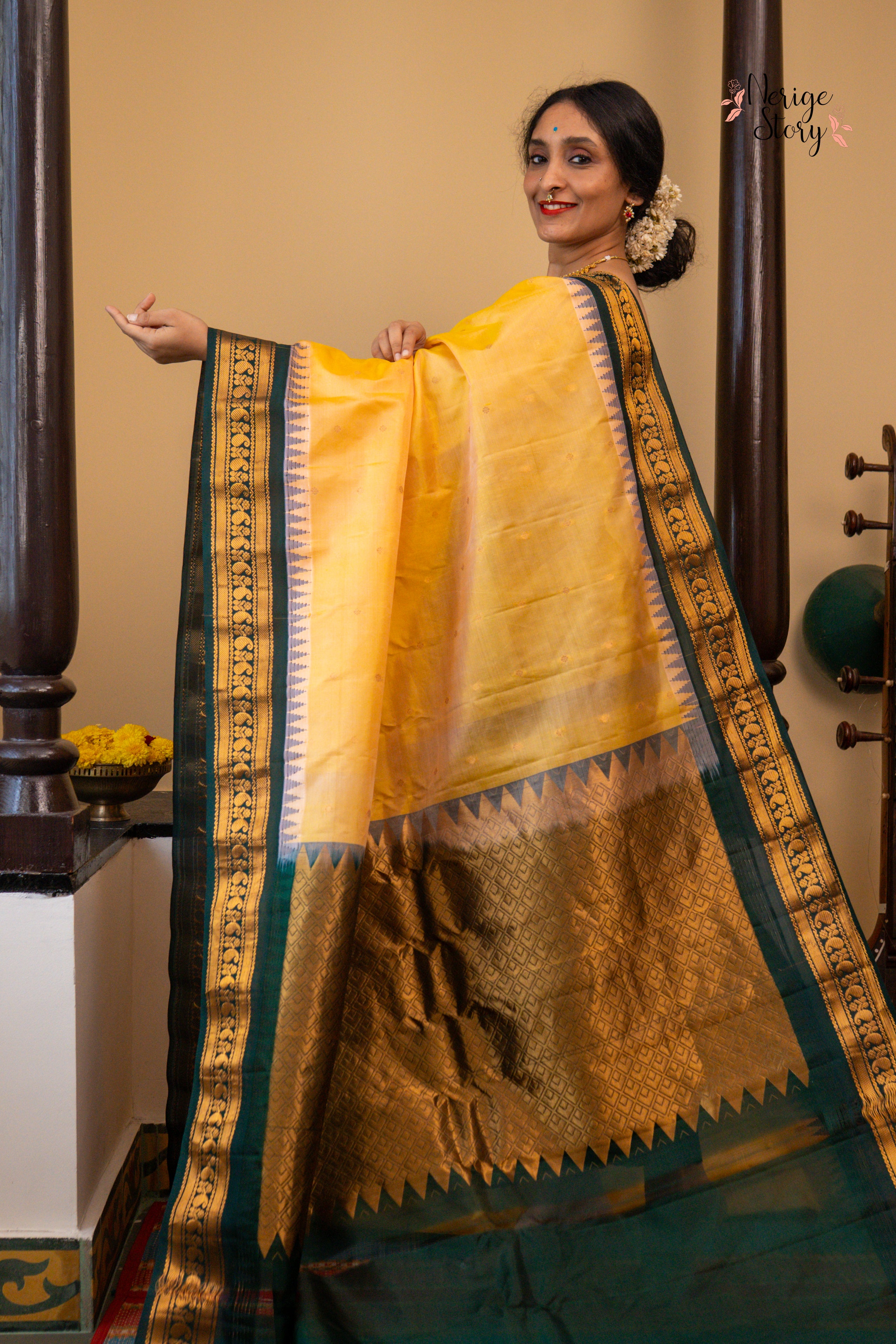 PADMALATHA (పద్మ లతా)