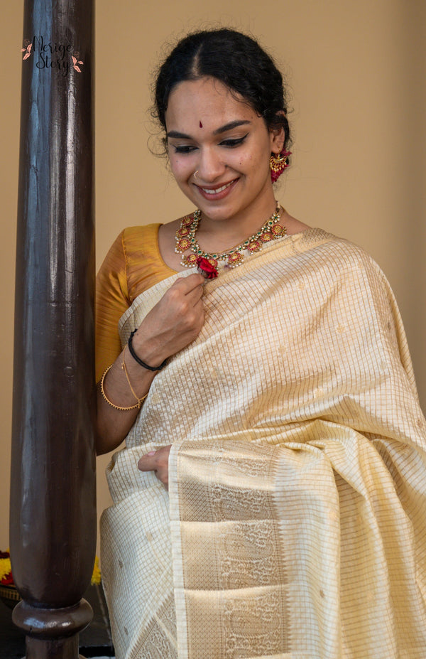 PRIYASHA (प्रियाषा)