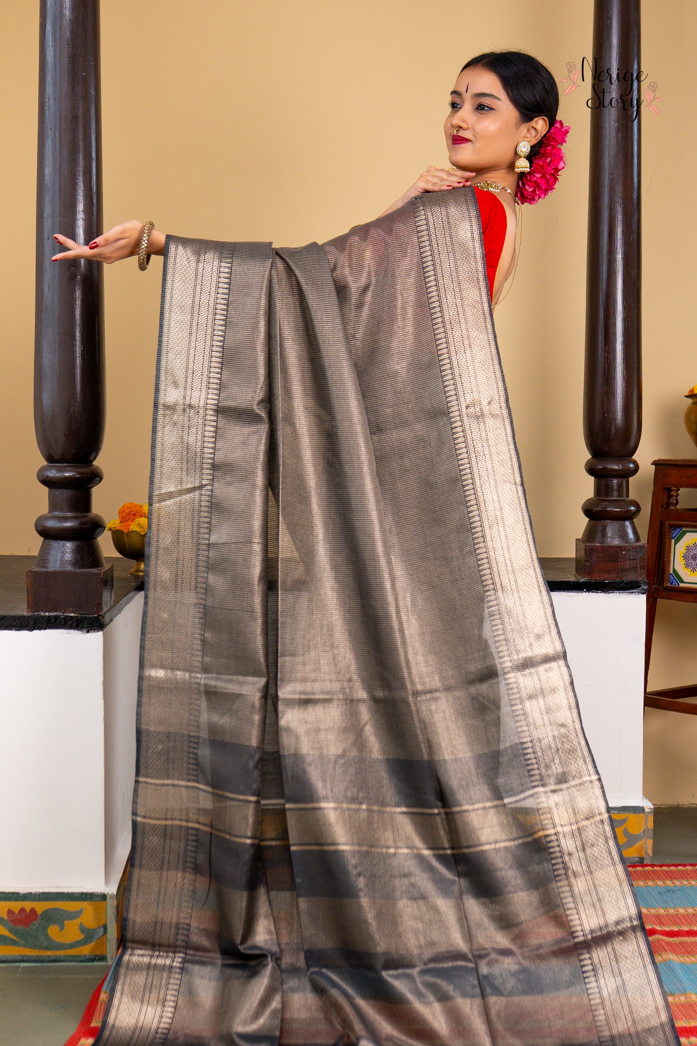 ELINA (एलिना)