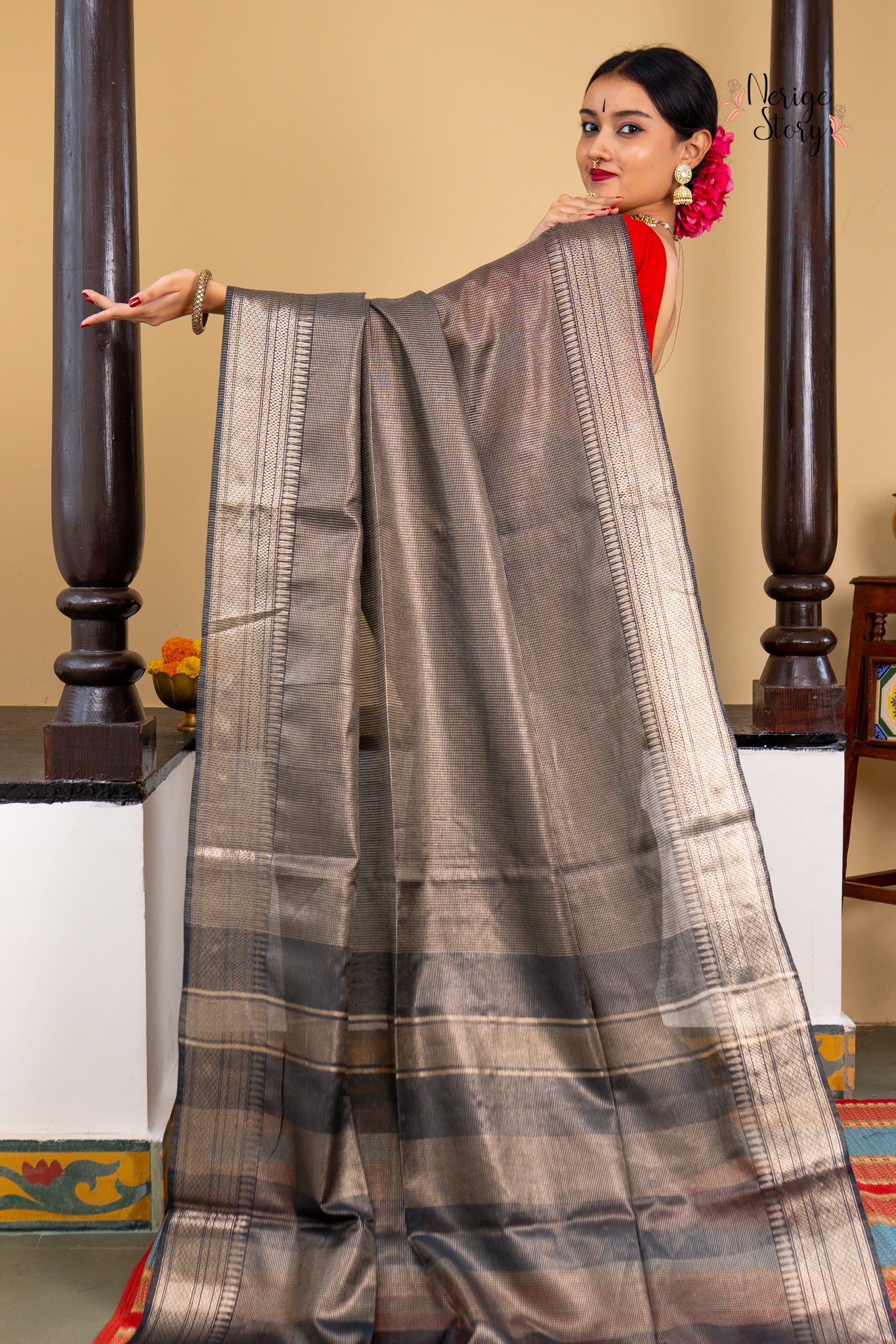 ELINA (एलिना)