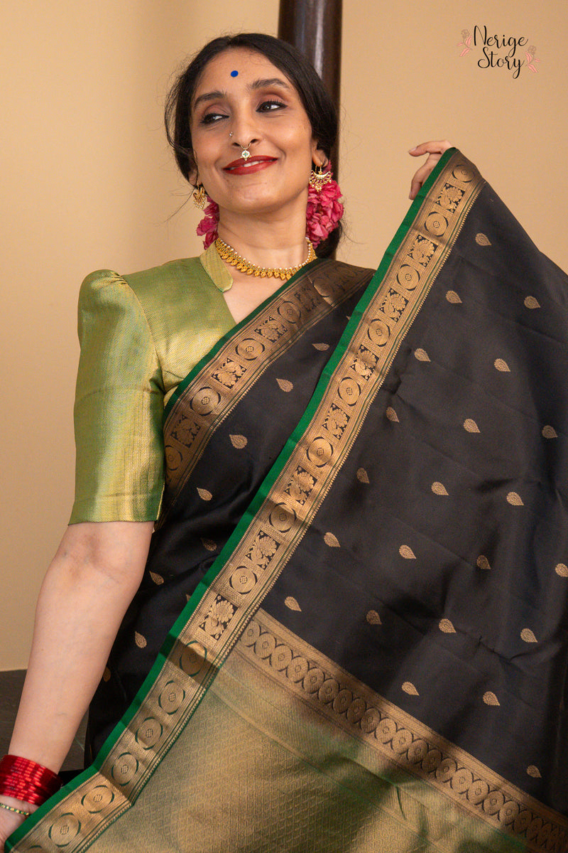 MANIMEKALAI (மணிமேகலை)