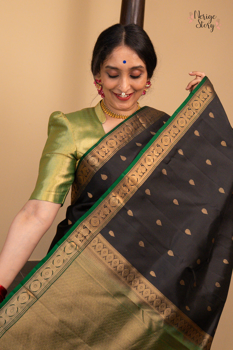 MANIMEKALAI (மணிமேகலை)