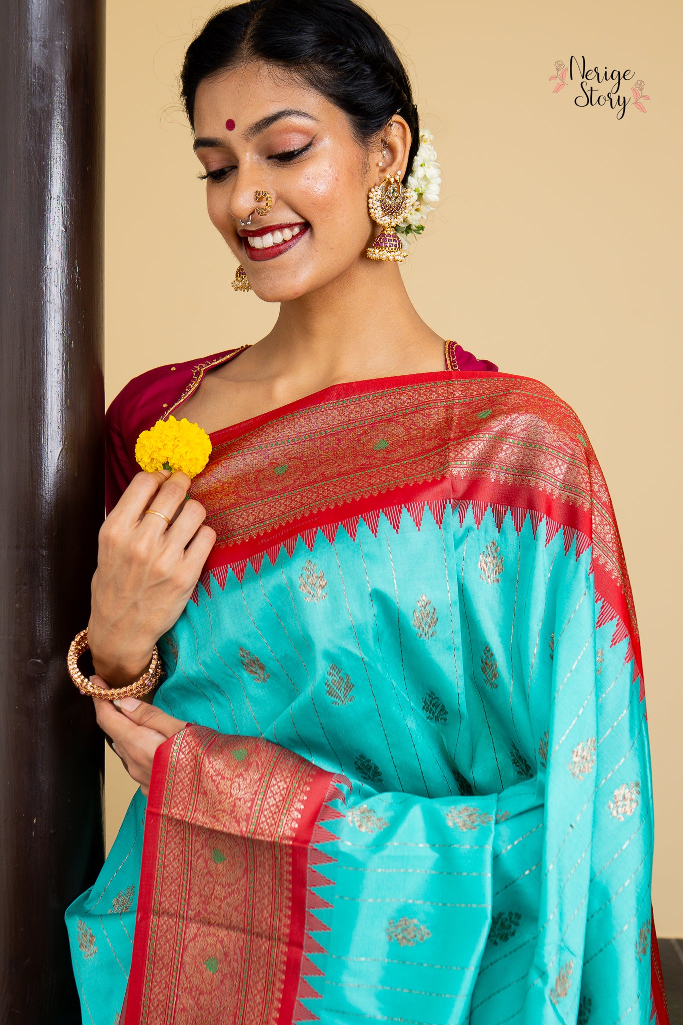 DIVYANSHI (दिव्यांशी)