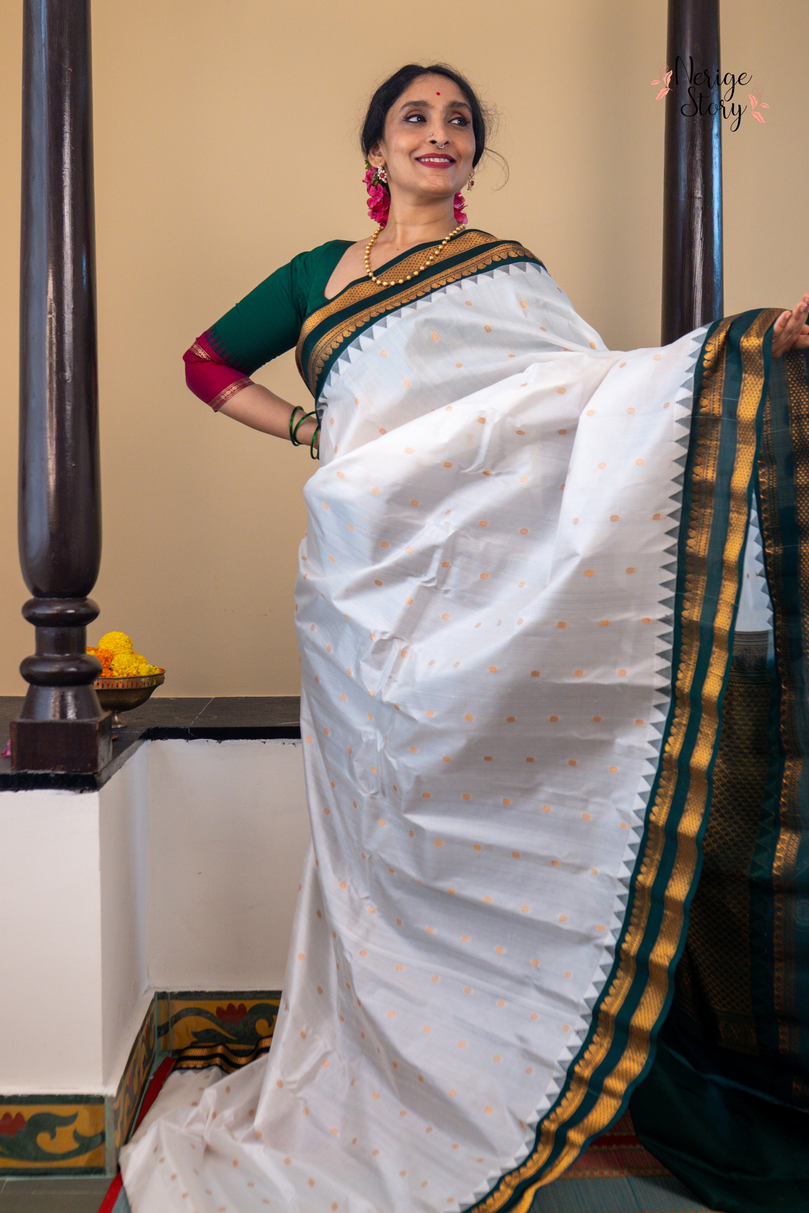 SHAARAVIKANTA (శారవికాంత)