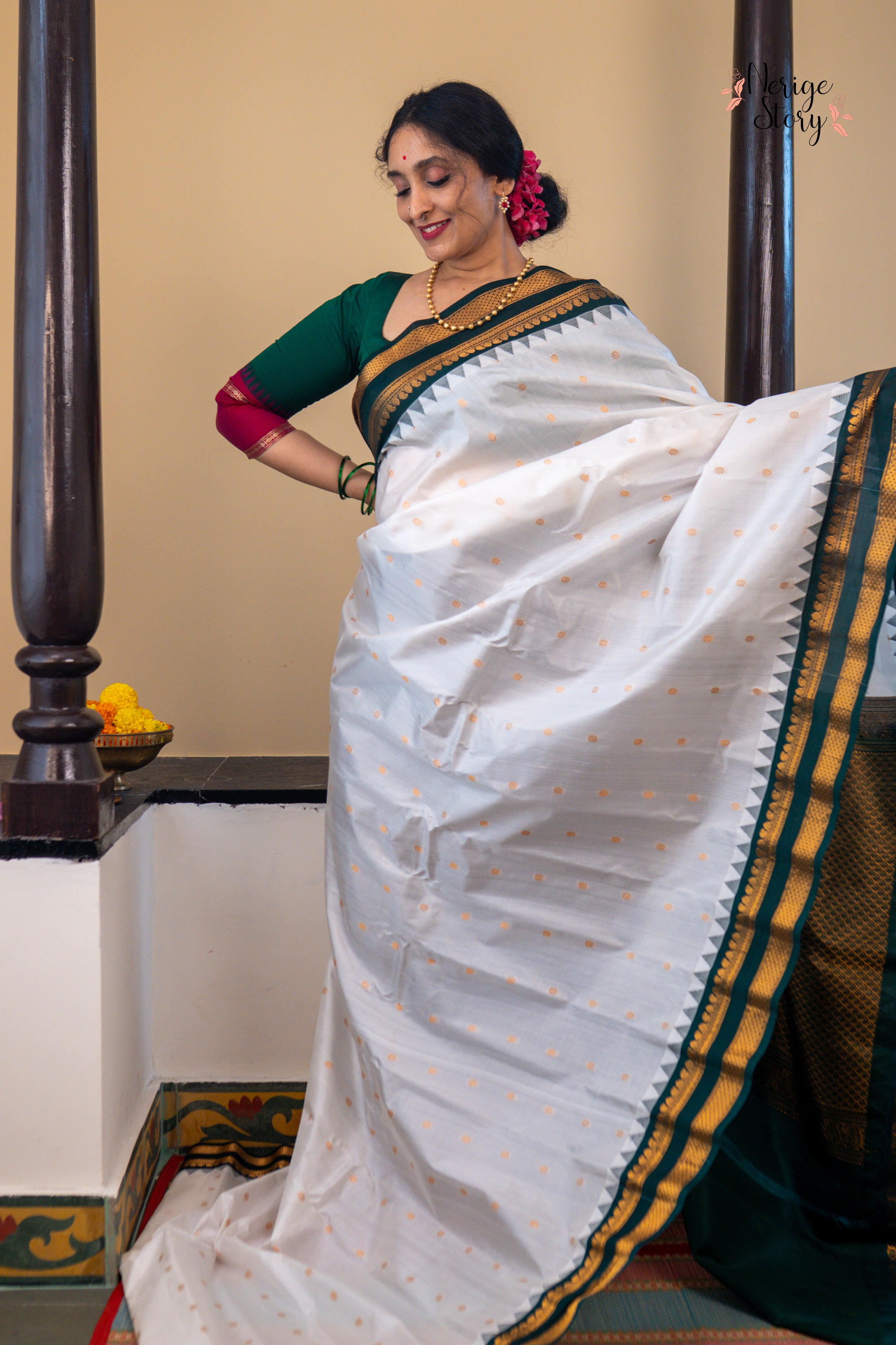 SHAARAVIKANTA (శారవికాంత)