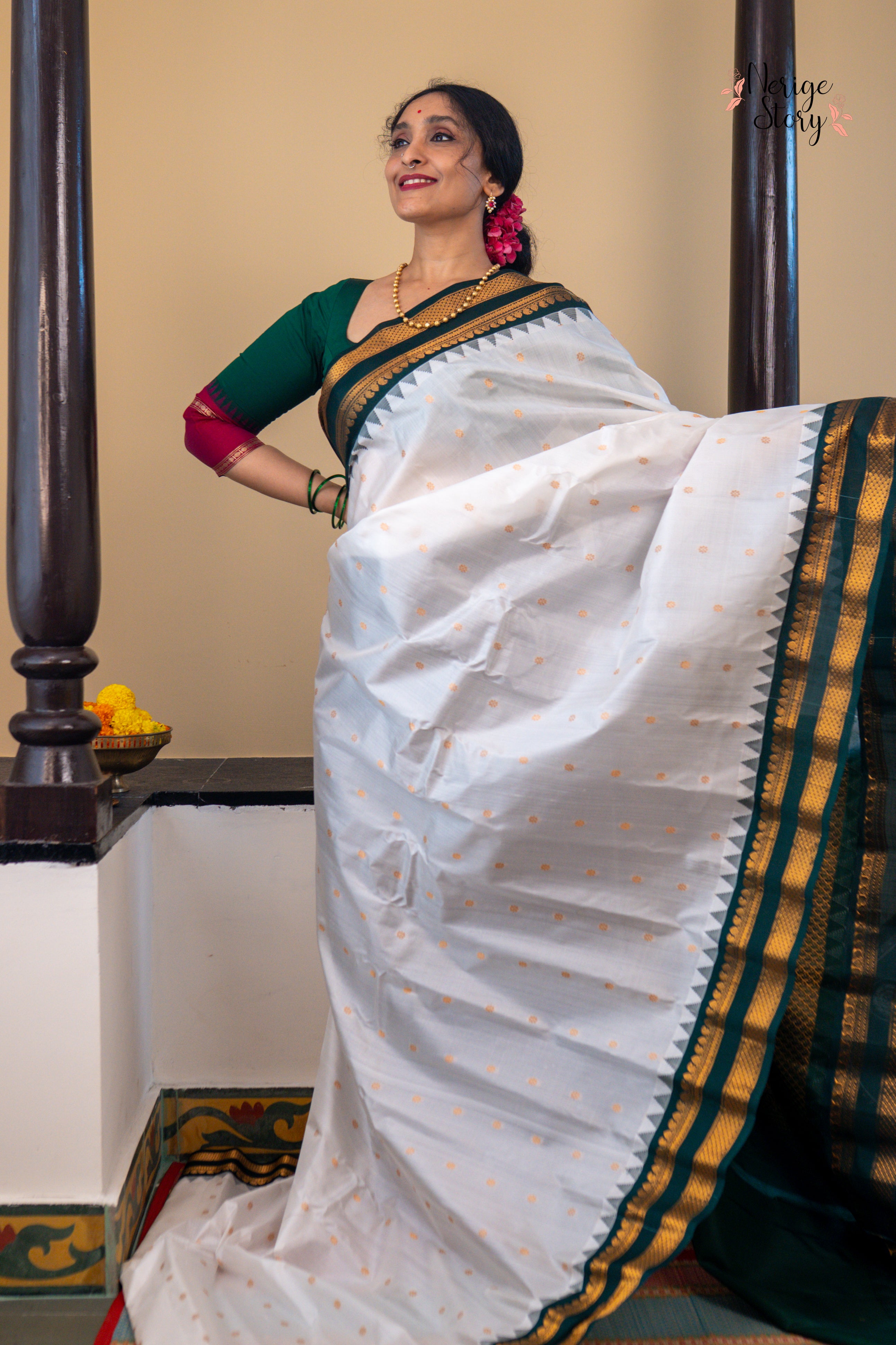 SHAARAVIKANTA (శారవికాంత)