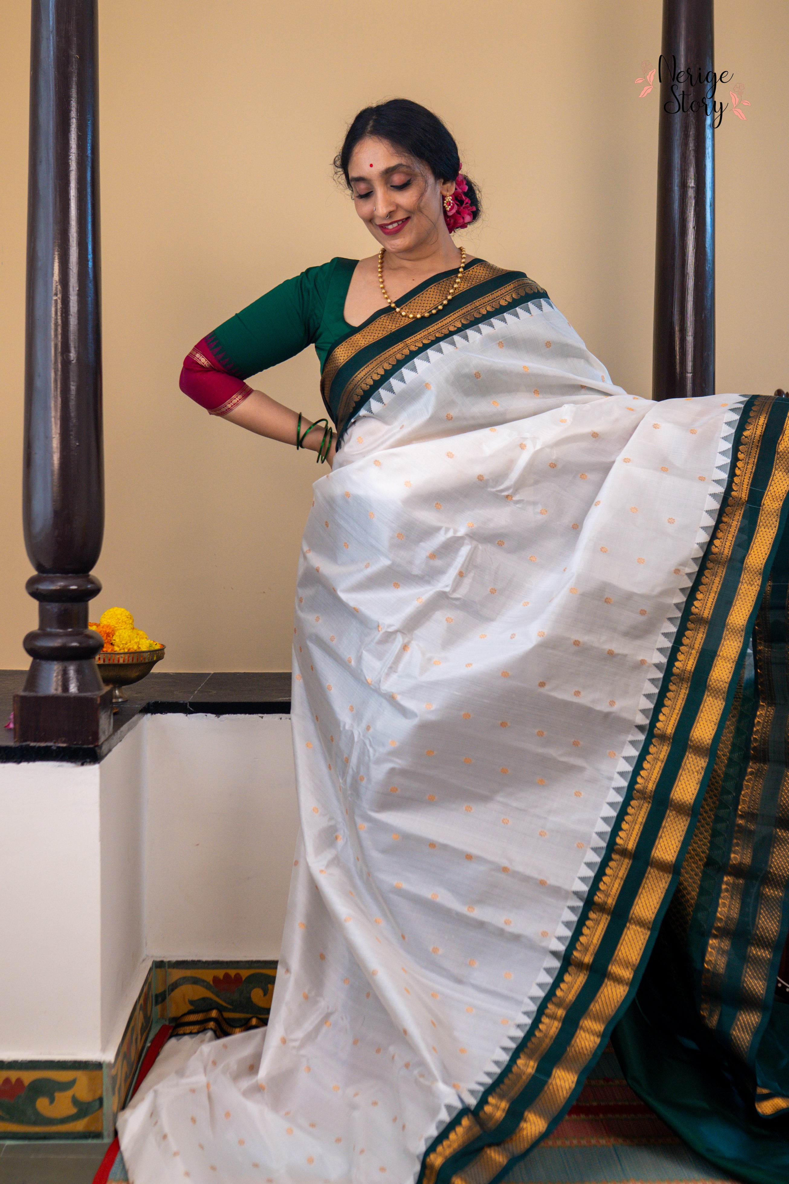 SHAARAVIKANTA (శారవికాంత)