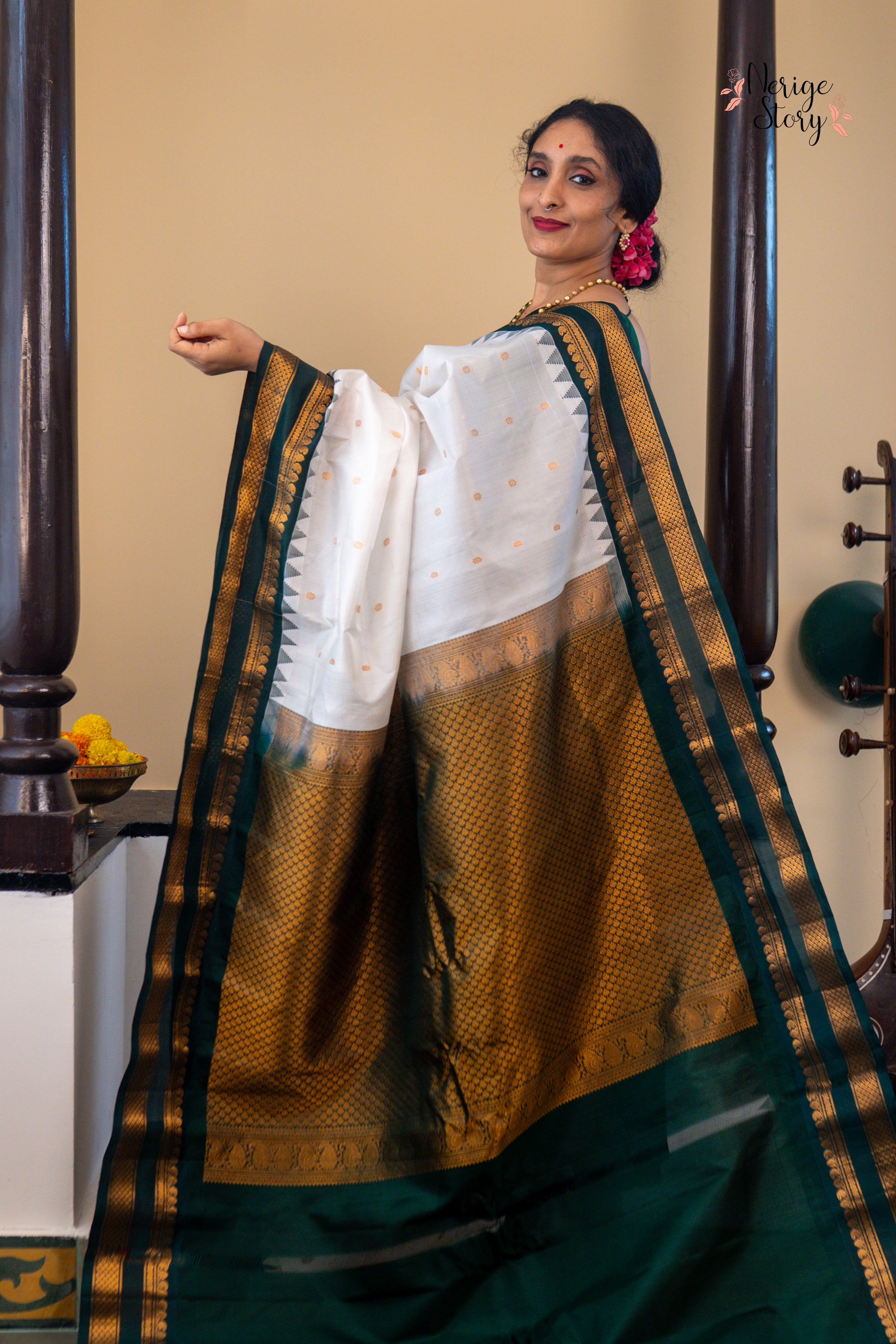 SHAARAVIKANTA (శారవికాంత)