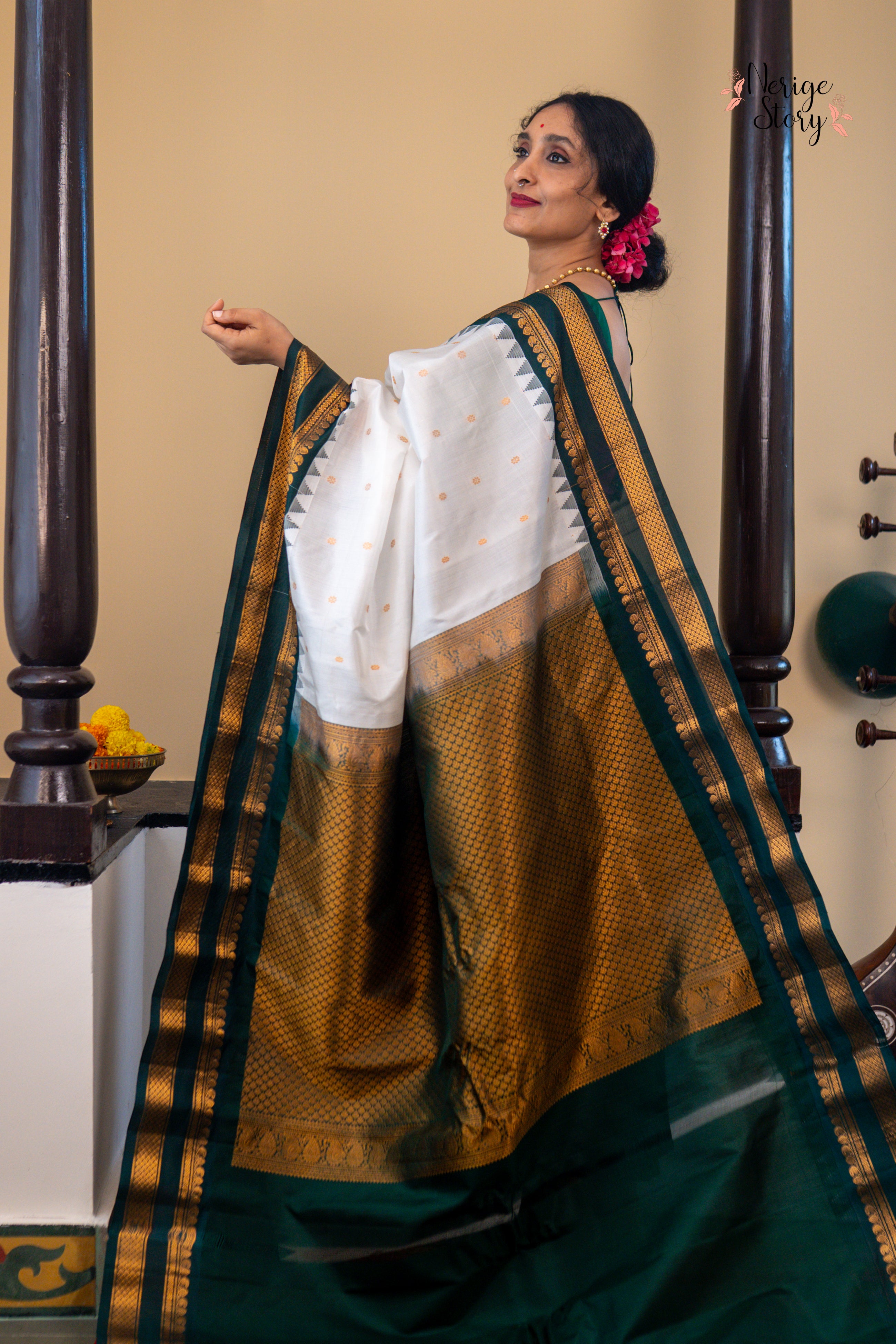 SHAARAVIKANTA (శారవికాంత)