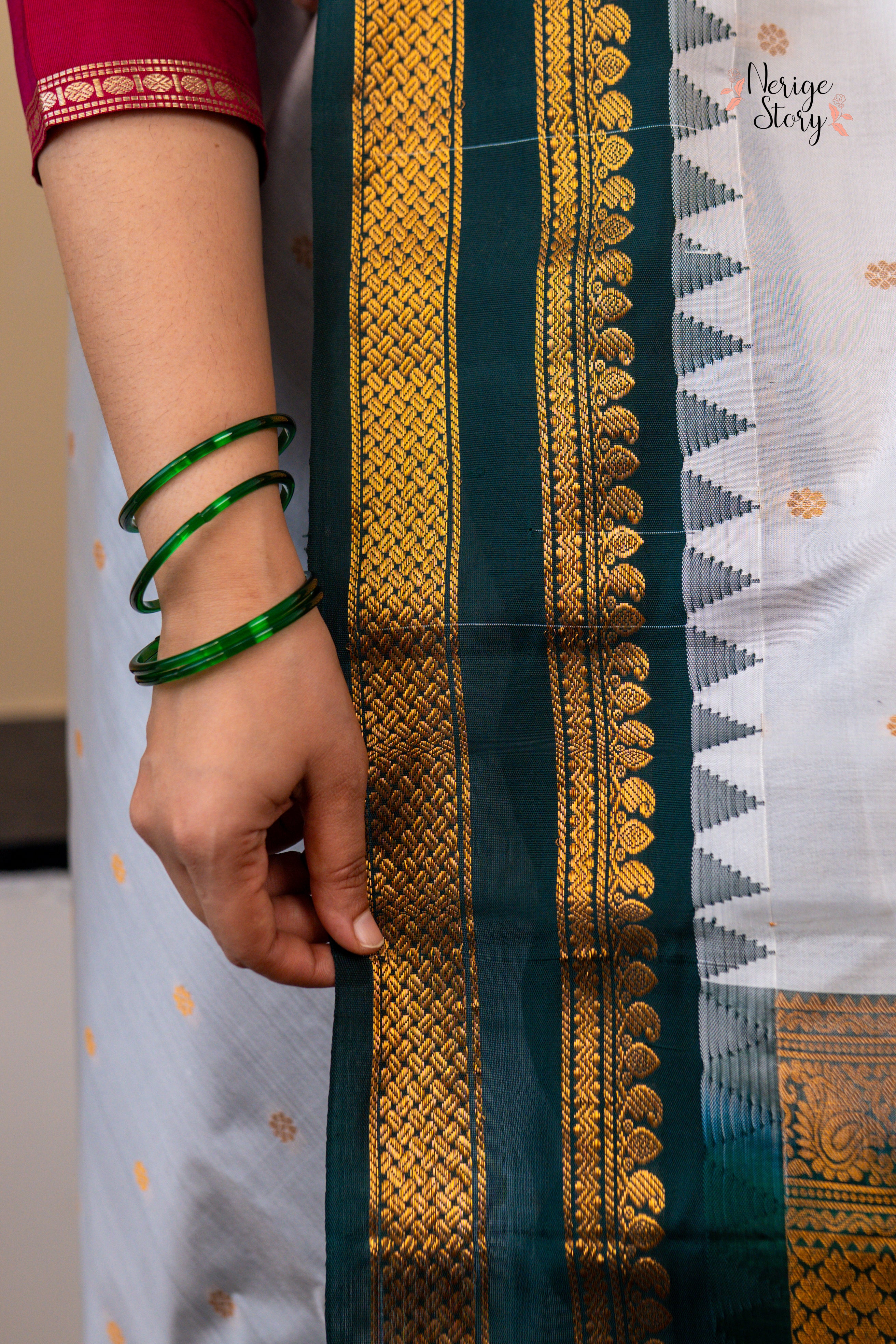 SHAARAVIKANTA (శారవికాంత)