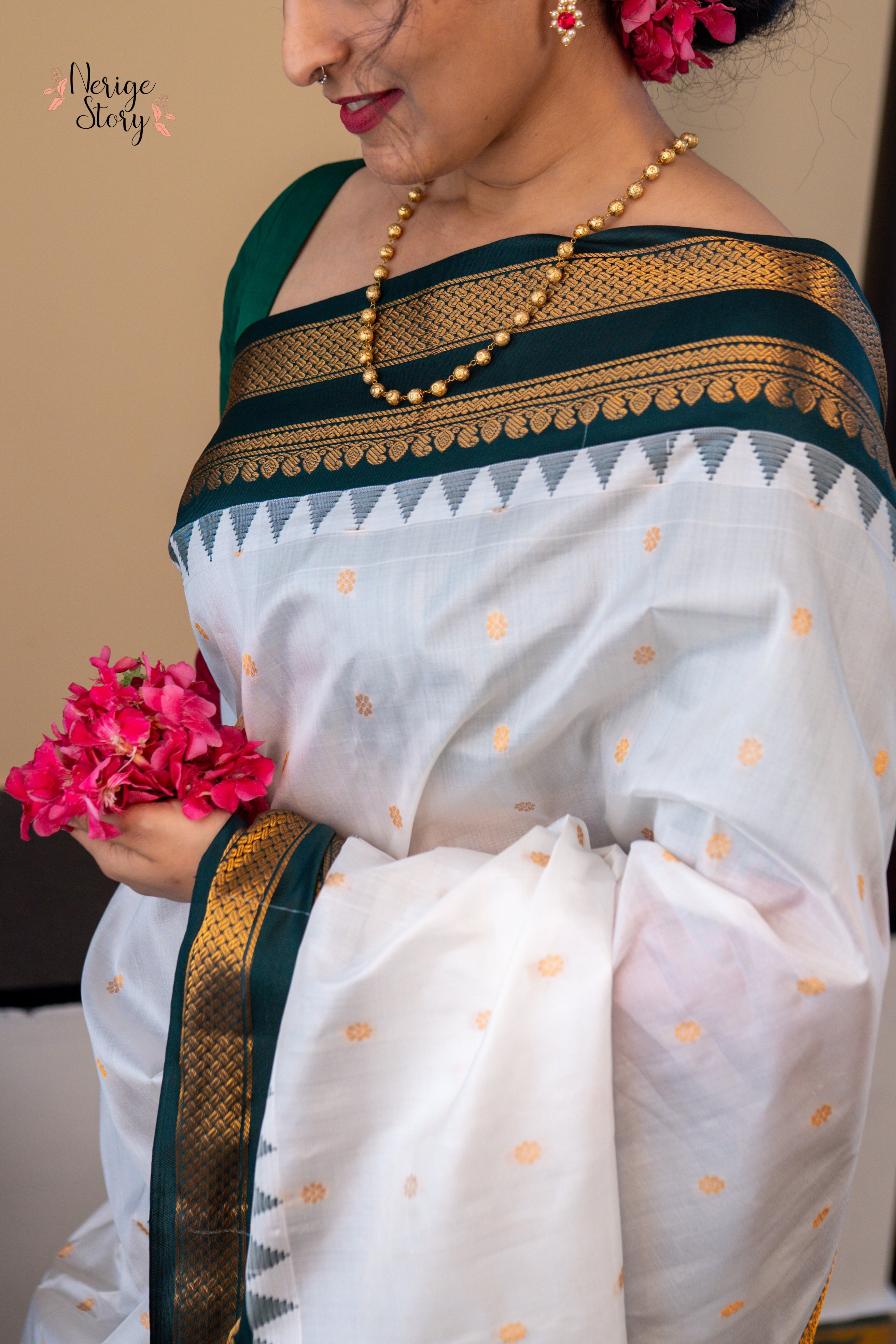 SHAARAVIKANTA (శారవికాంత)