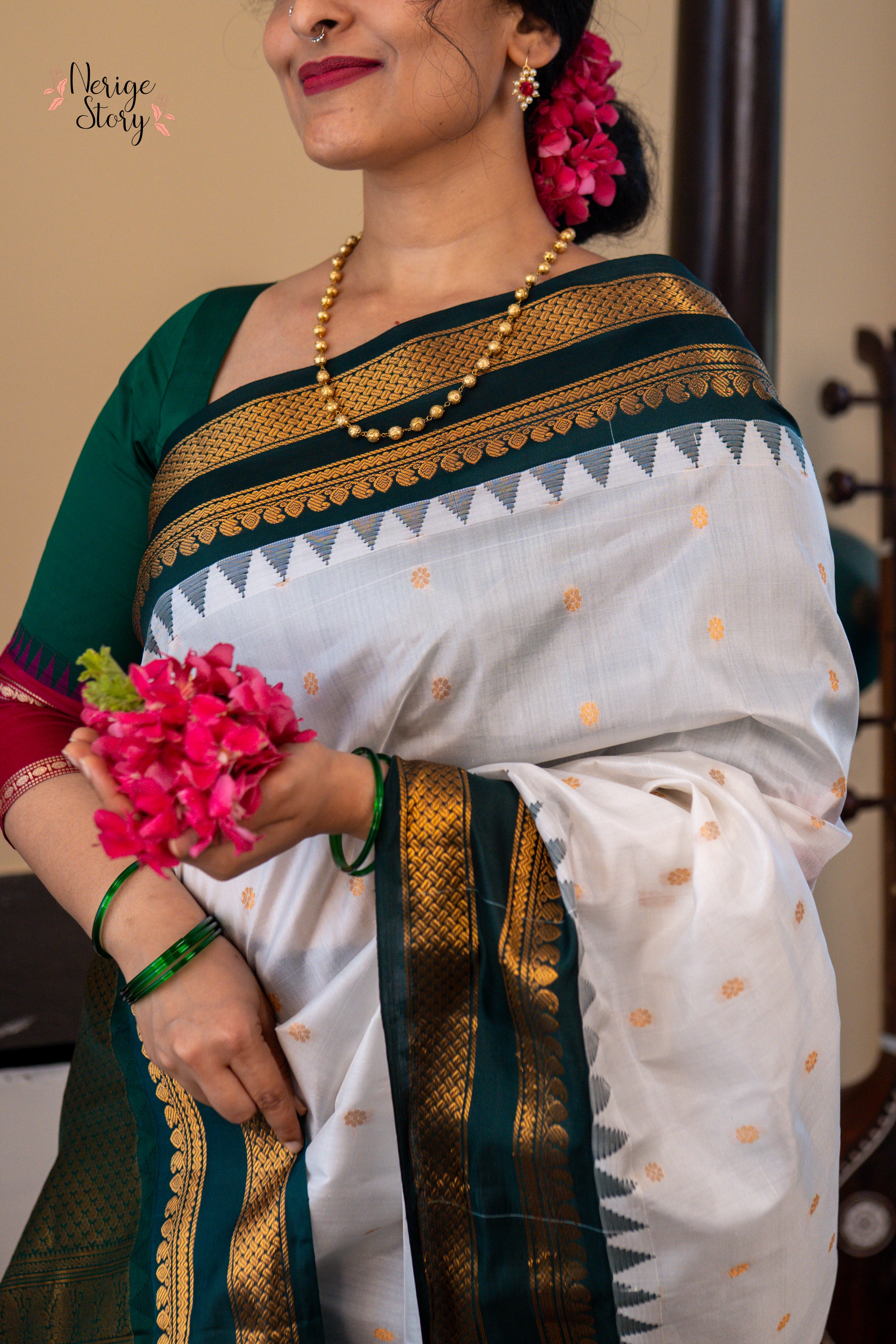 SHAARAVIKANTA (శారవికాంత)