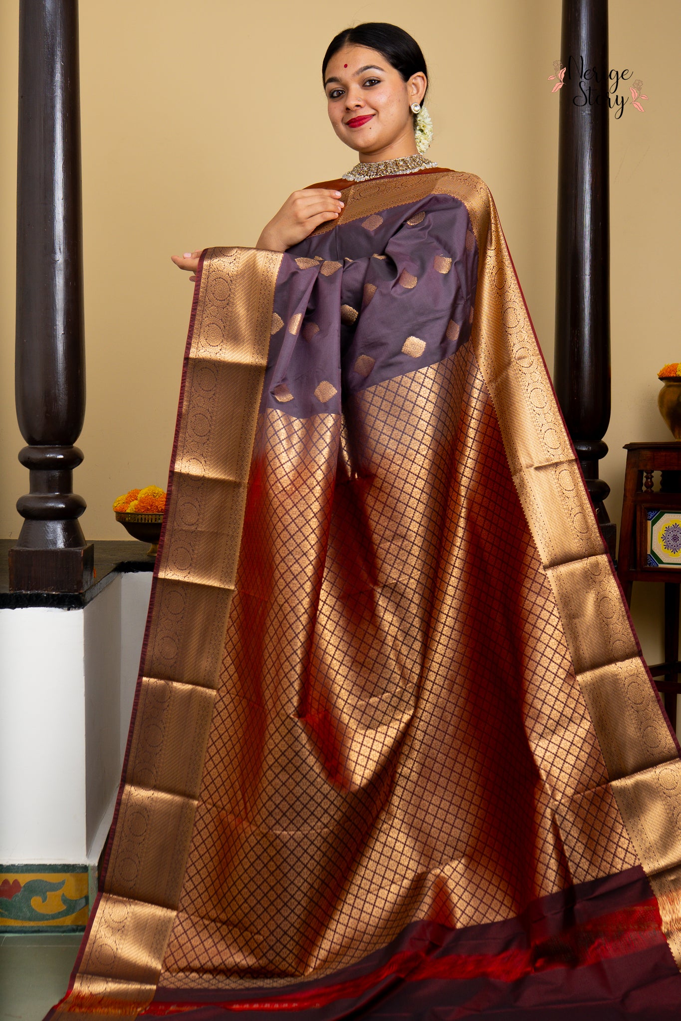 AAHVIKA (आह्विका)