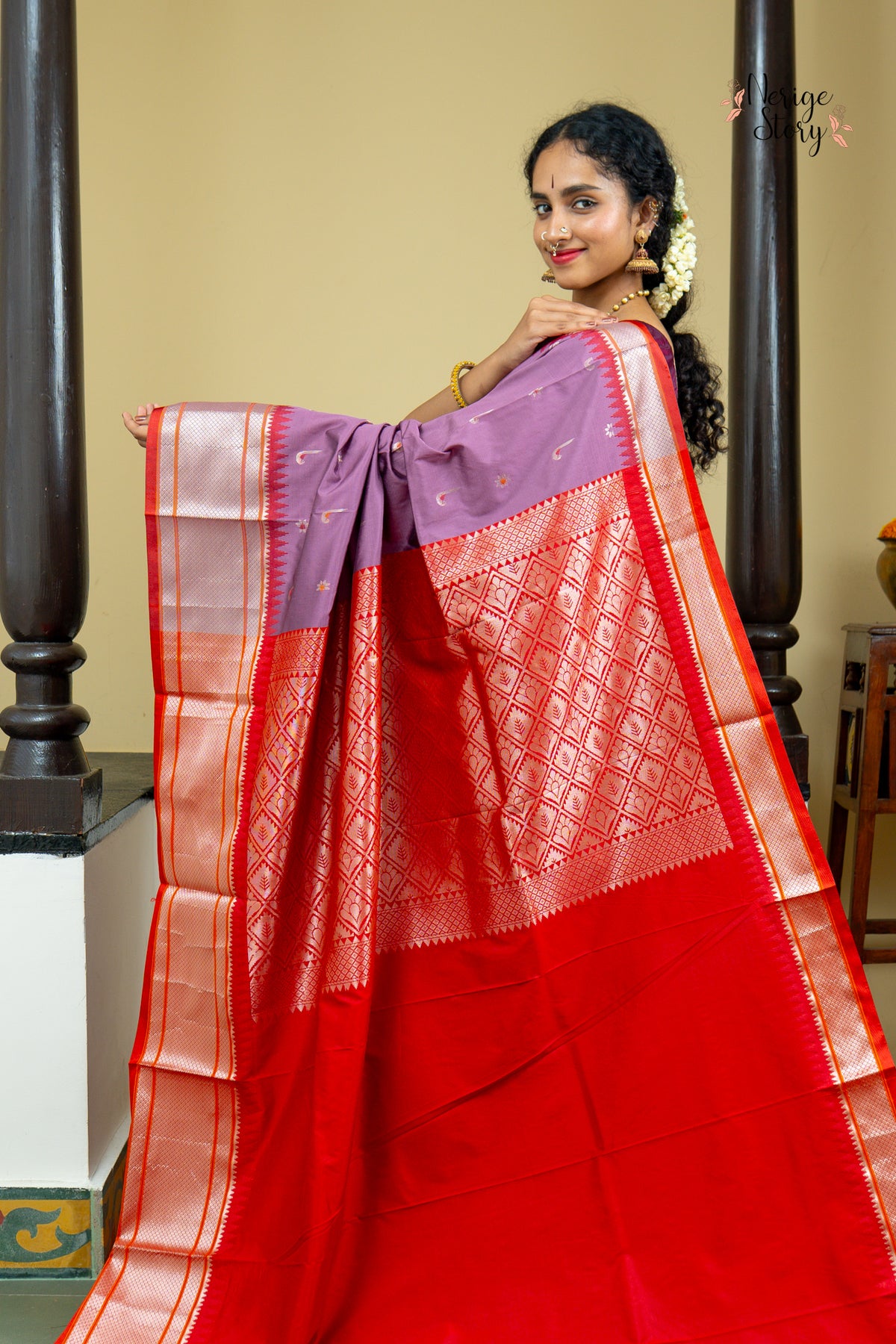 ARUNA (अरुणा)