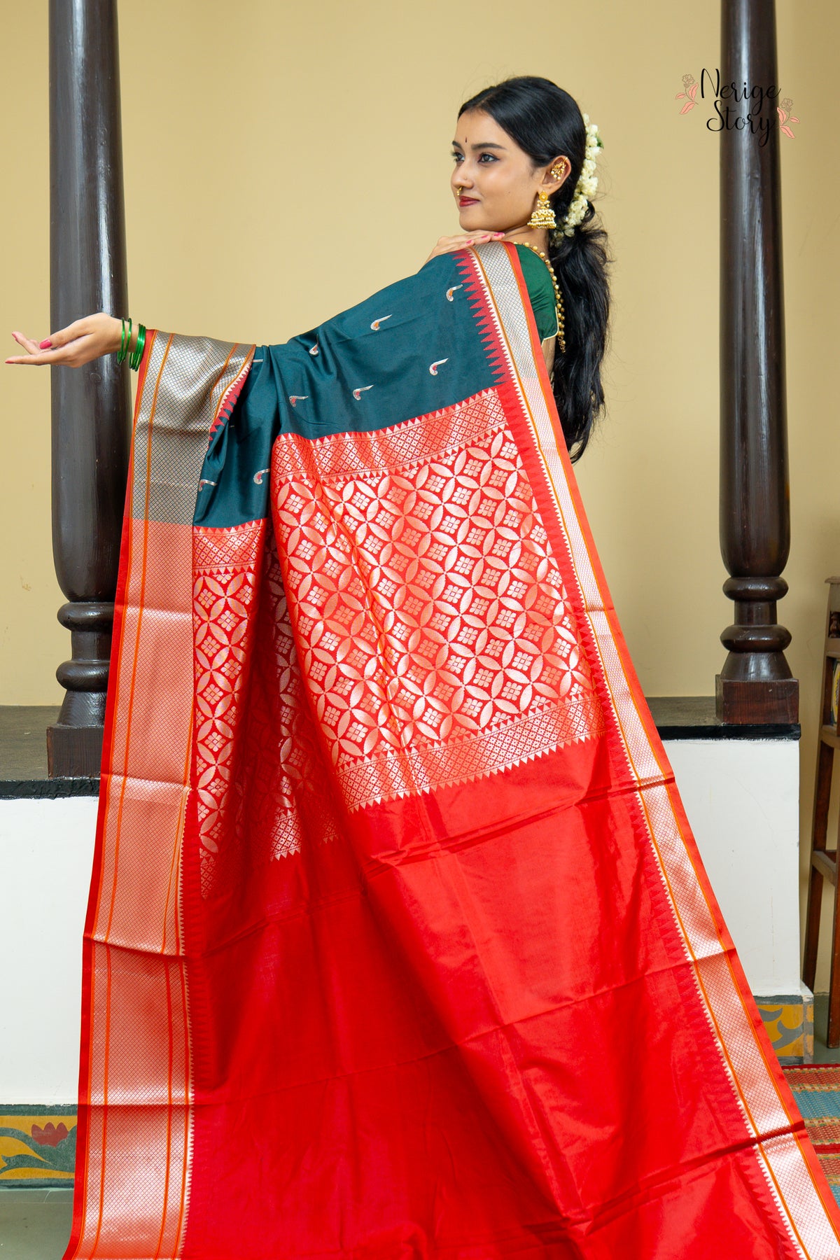 EKAVALI (एकावली)