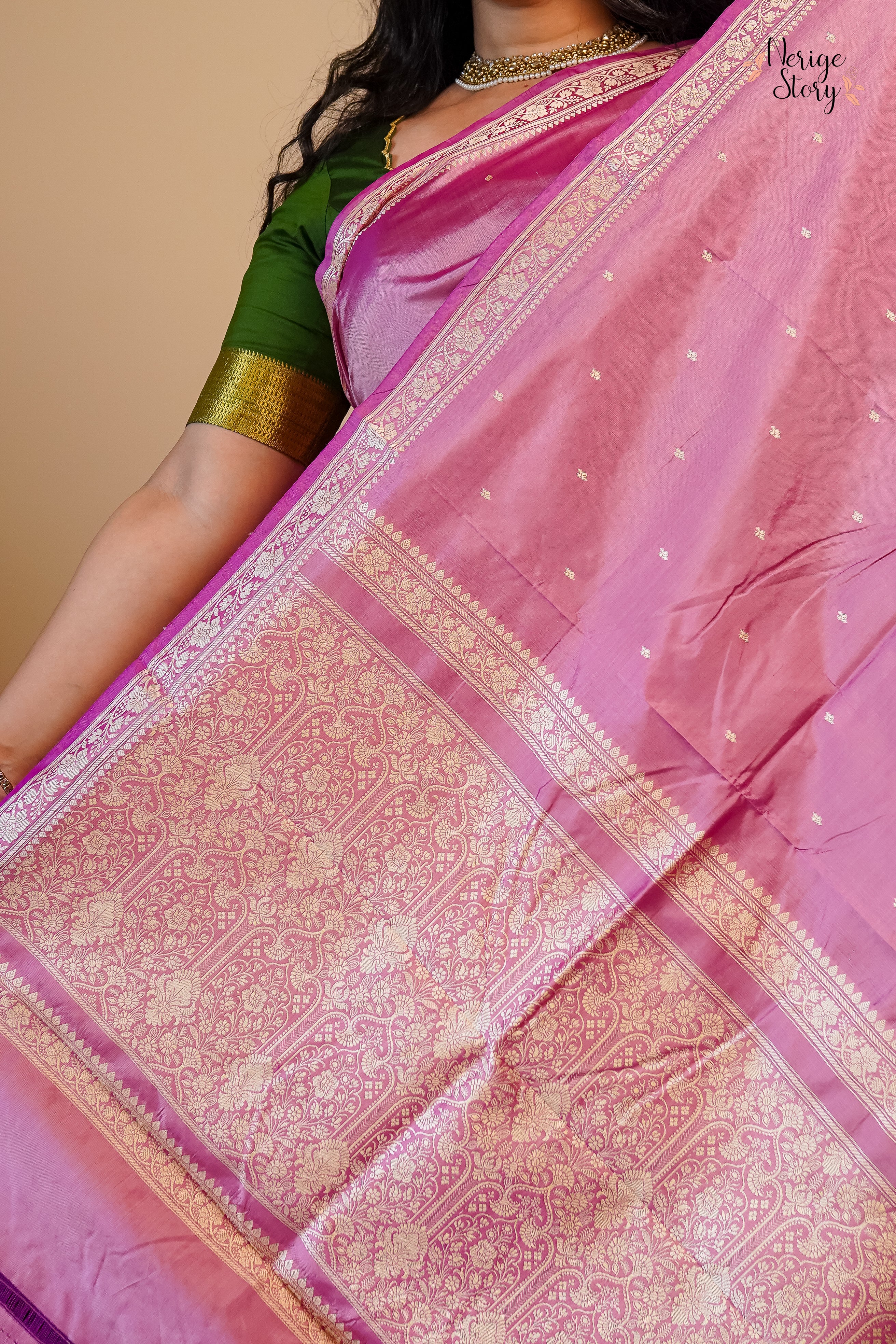 GULAABI ANKHEIN (गुलाबी आँखें)