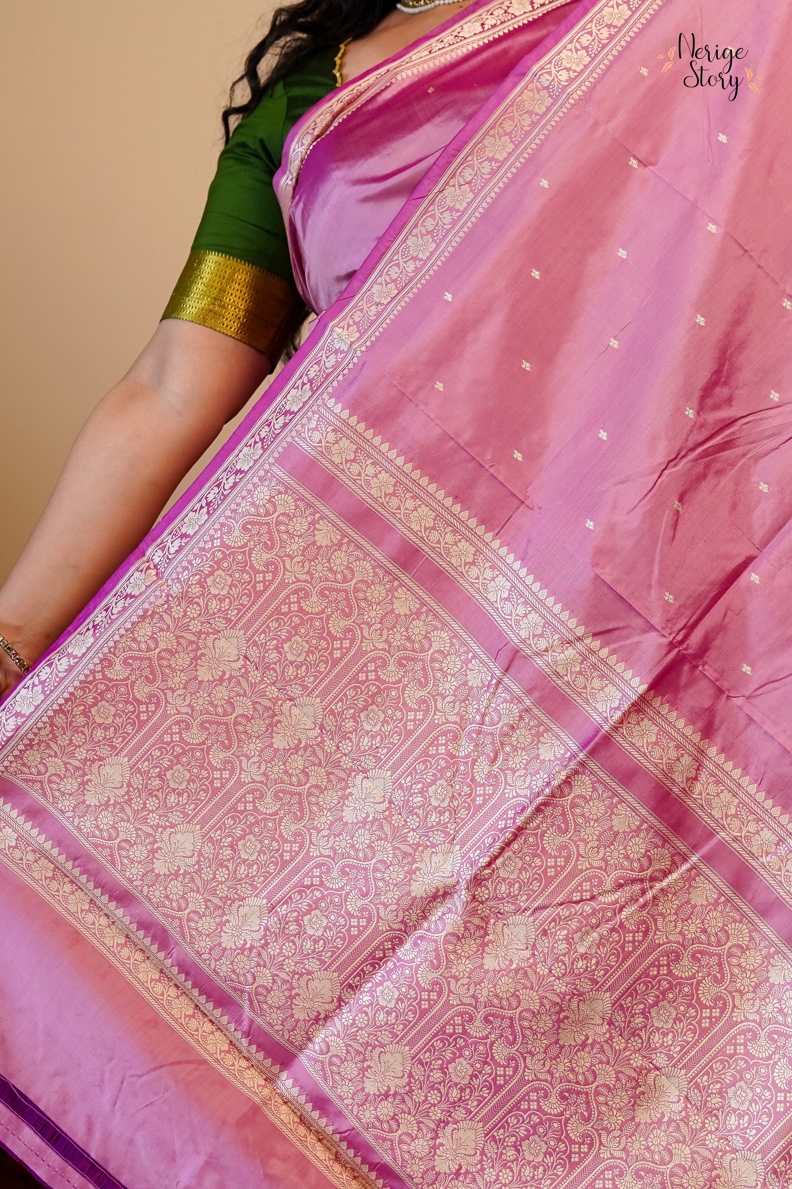 GULAABI ANKHEIN (गुलाबी आँखें)