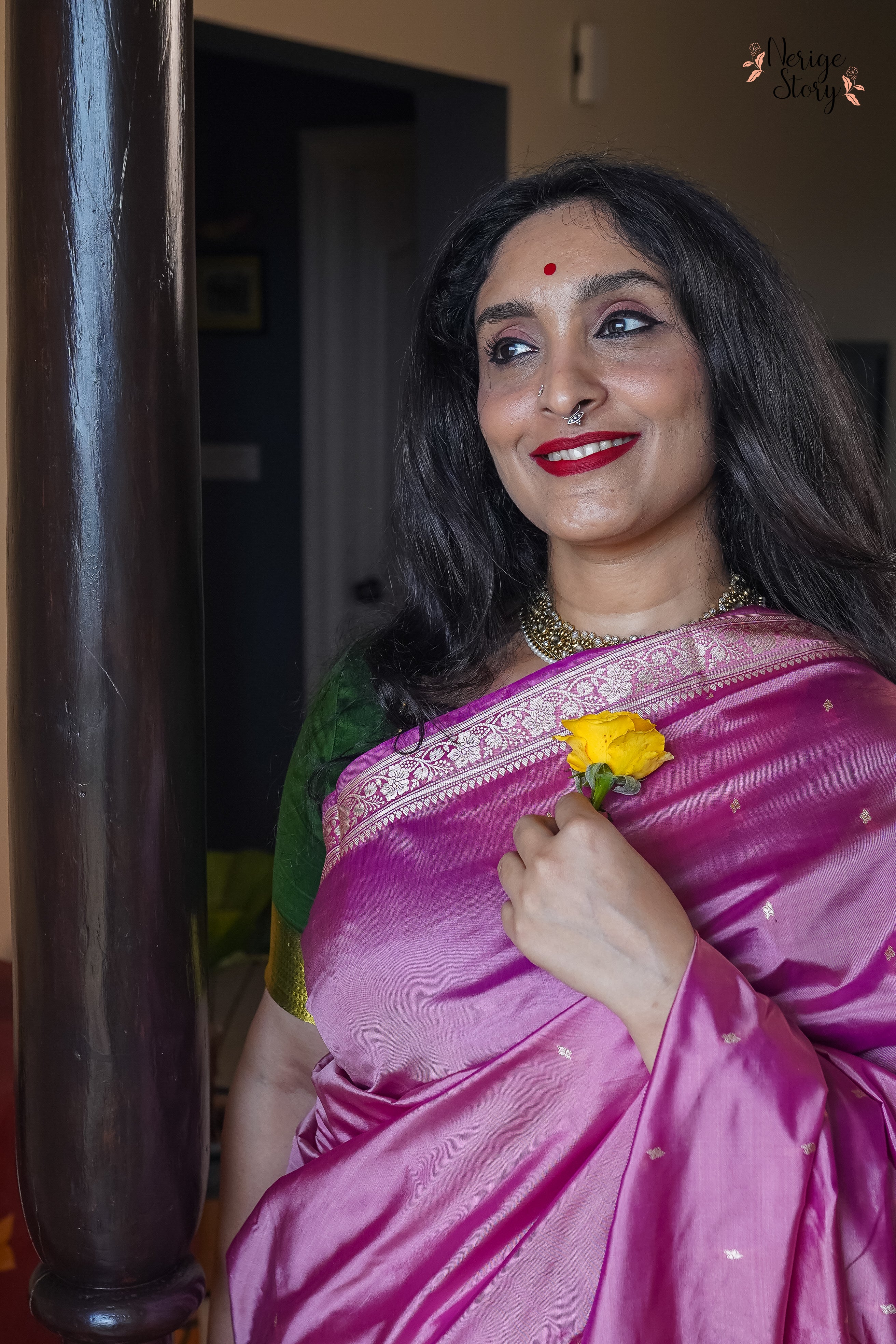 GULAABI ANKHEIN (गुलाबी आँखें)