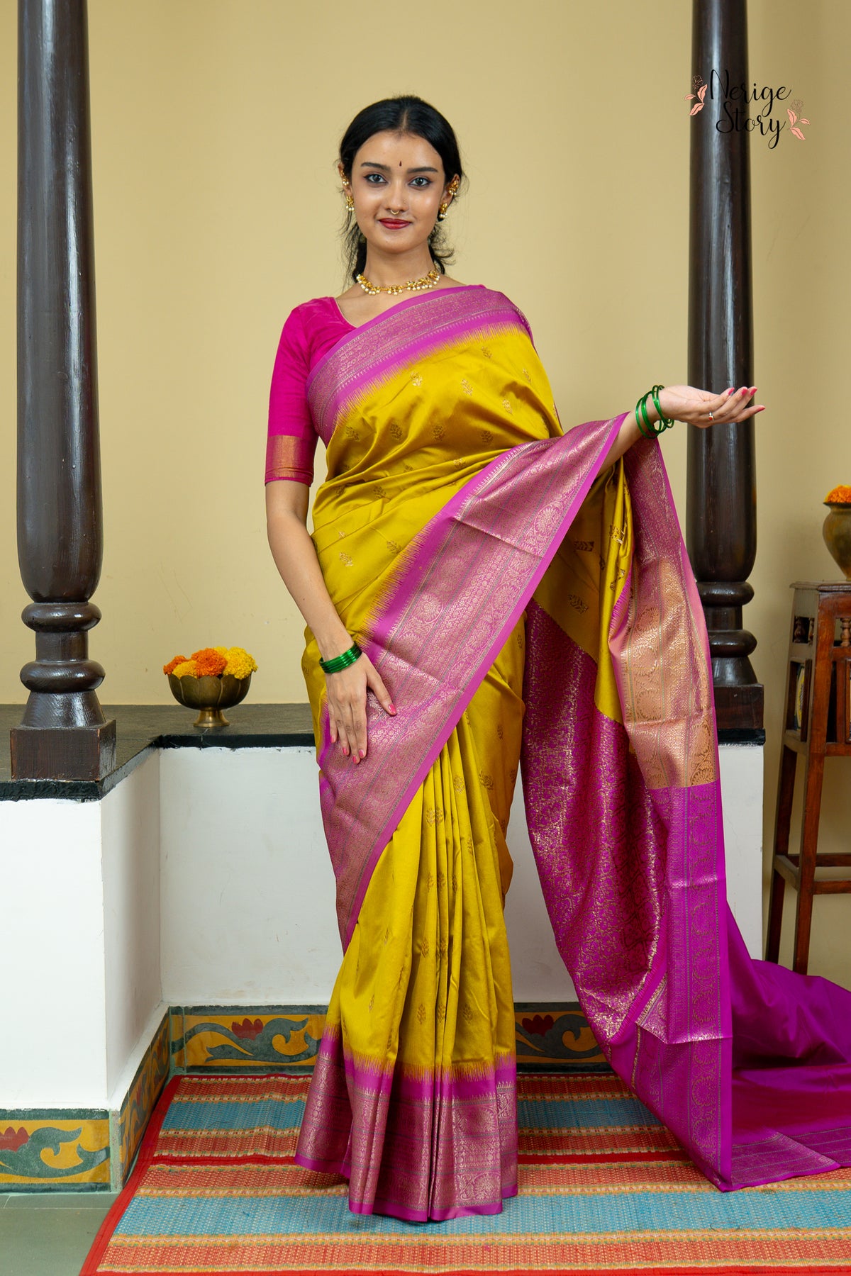 AKSHI (अक्षी)