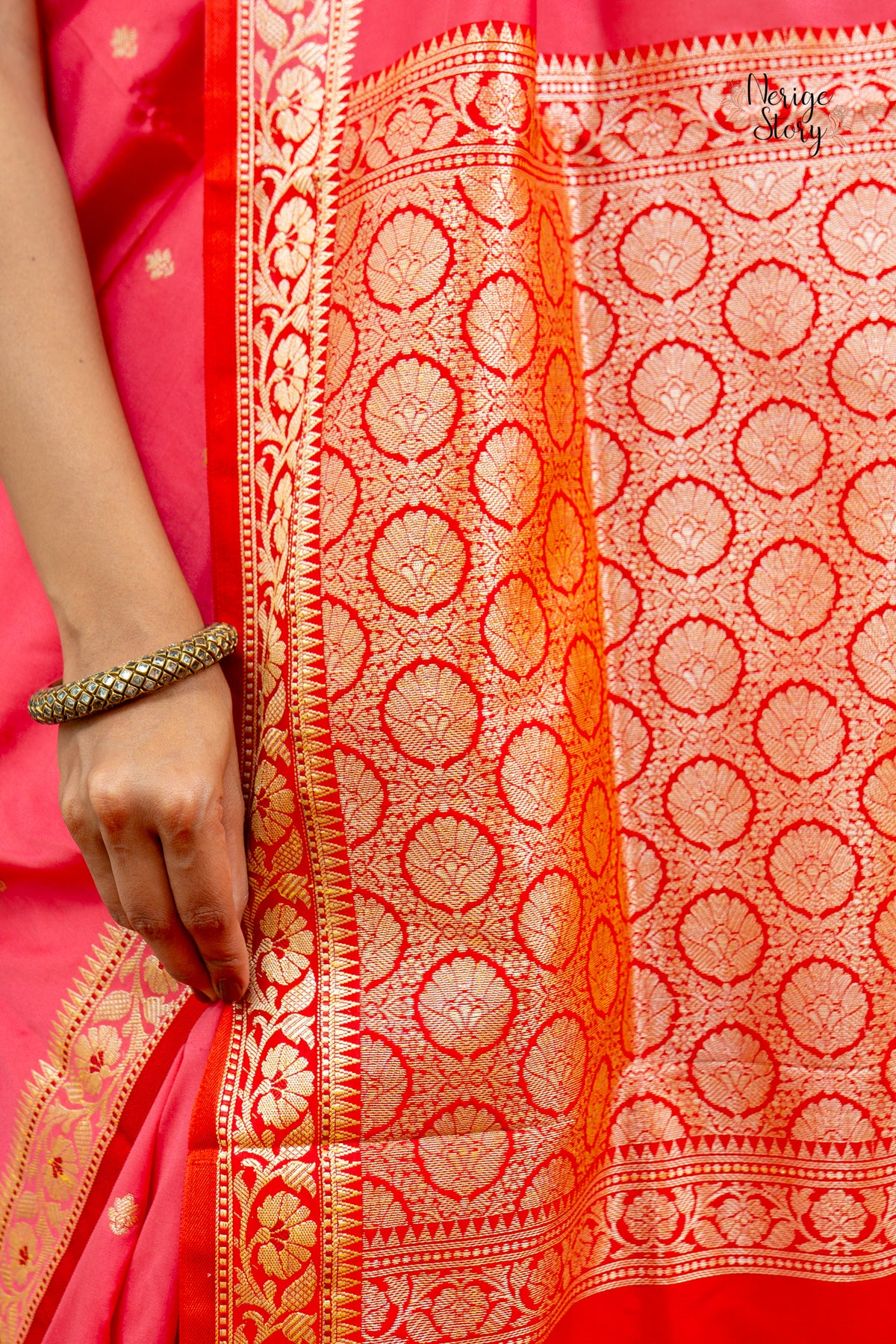 CHITRAKSHI (चित्राक्षी)