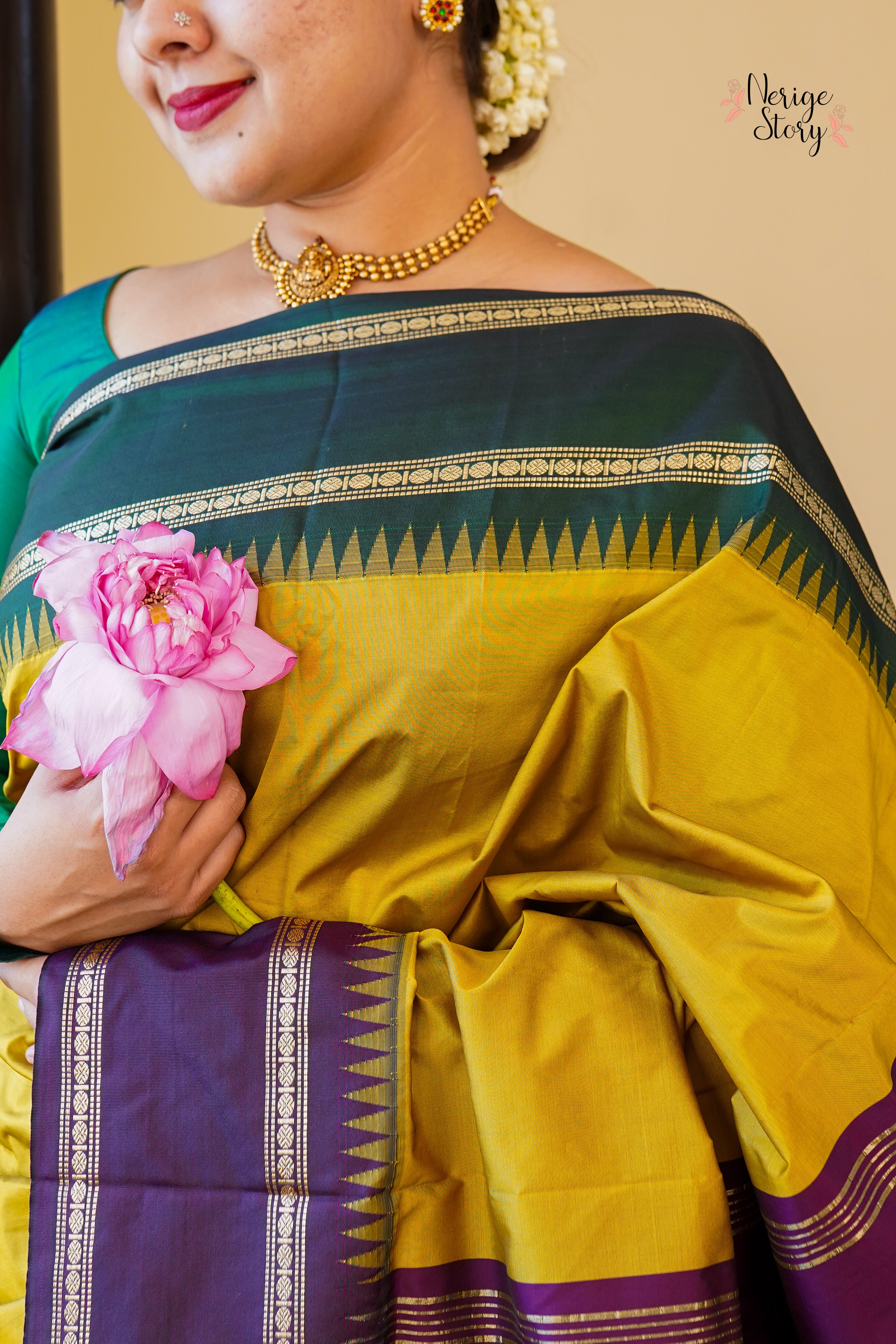 MAYUKHI (ಮಯೂಕಿ)