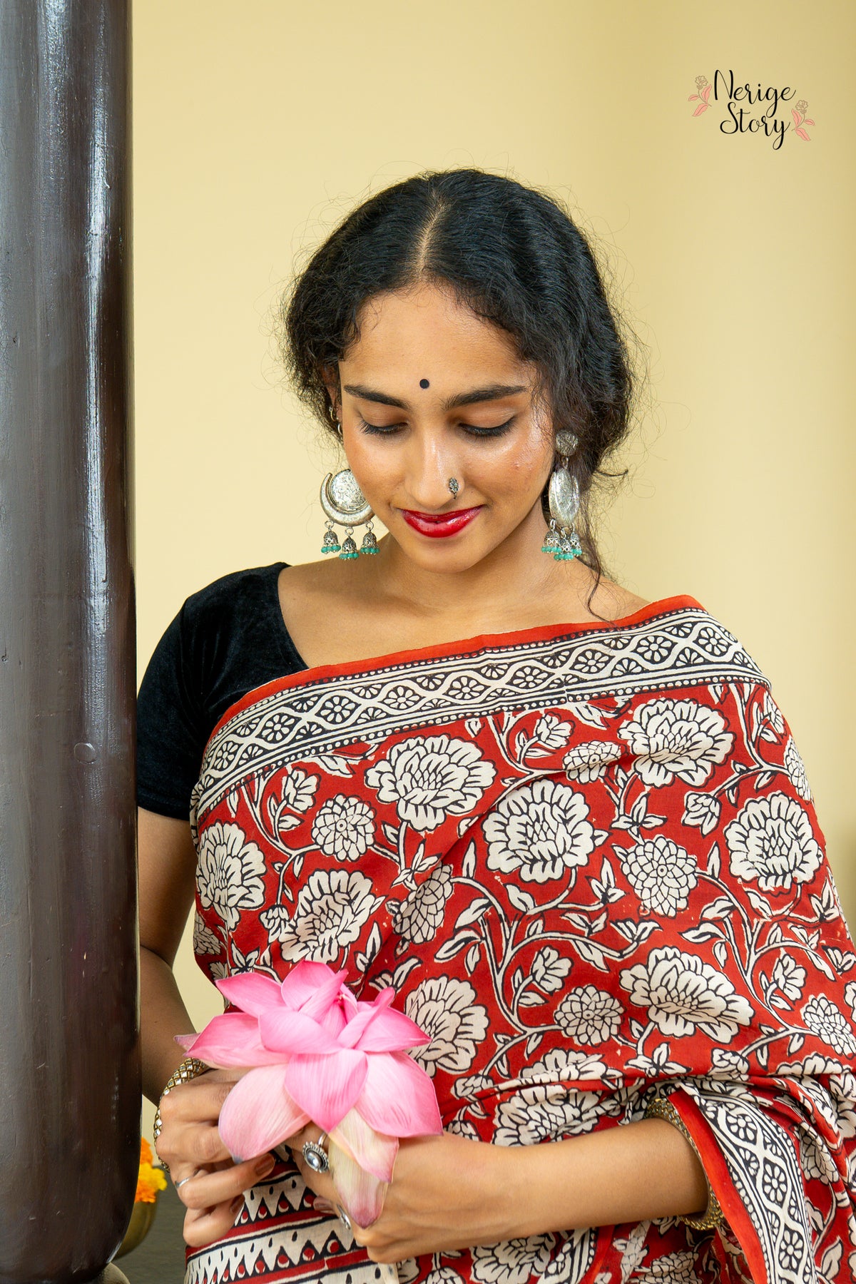 CHARUSHINI (चारुषिणी)