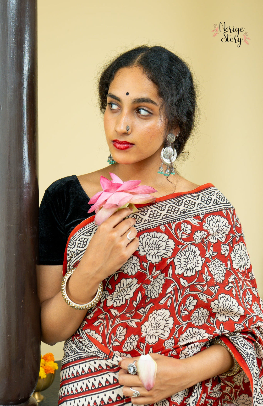 CHARUSHINI (चारुषिणी)