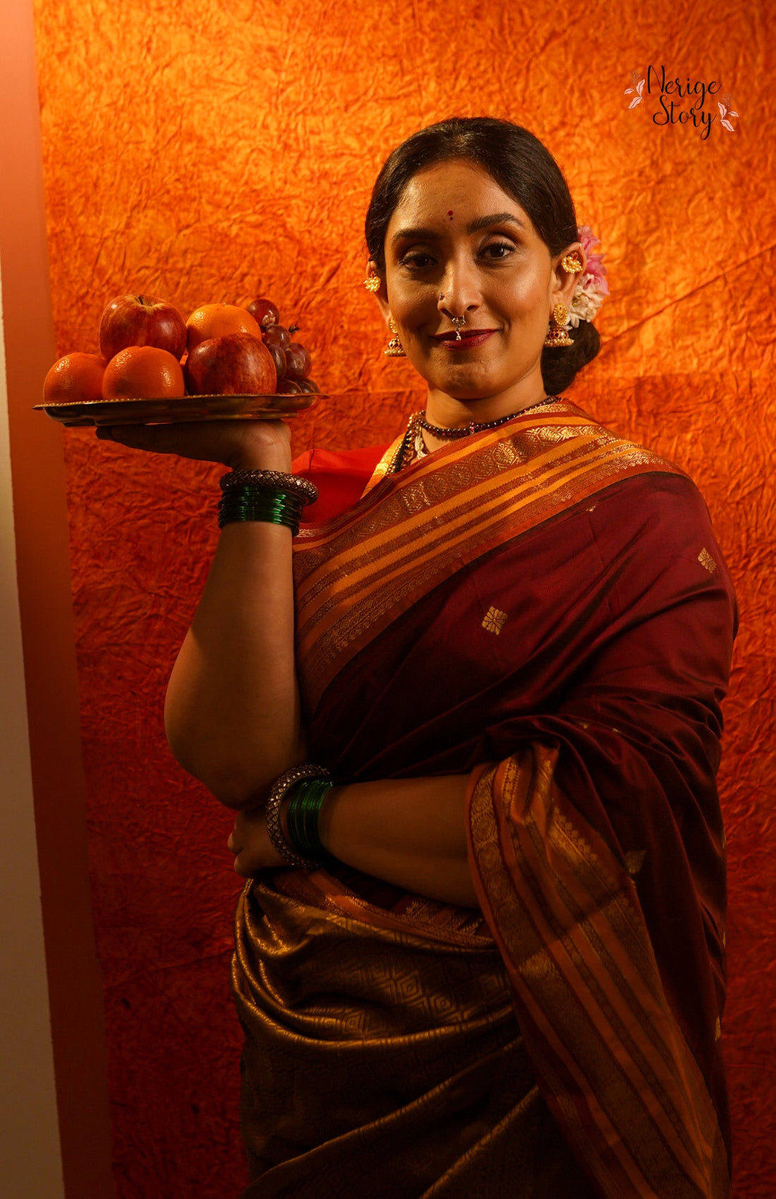 MAHARASHTRIAN LADY WITH FRUIT