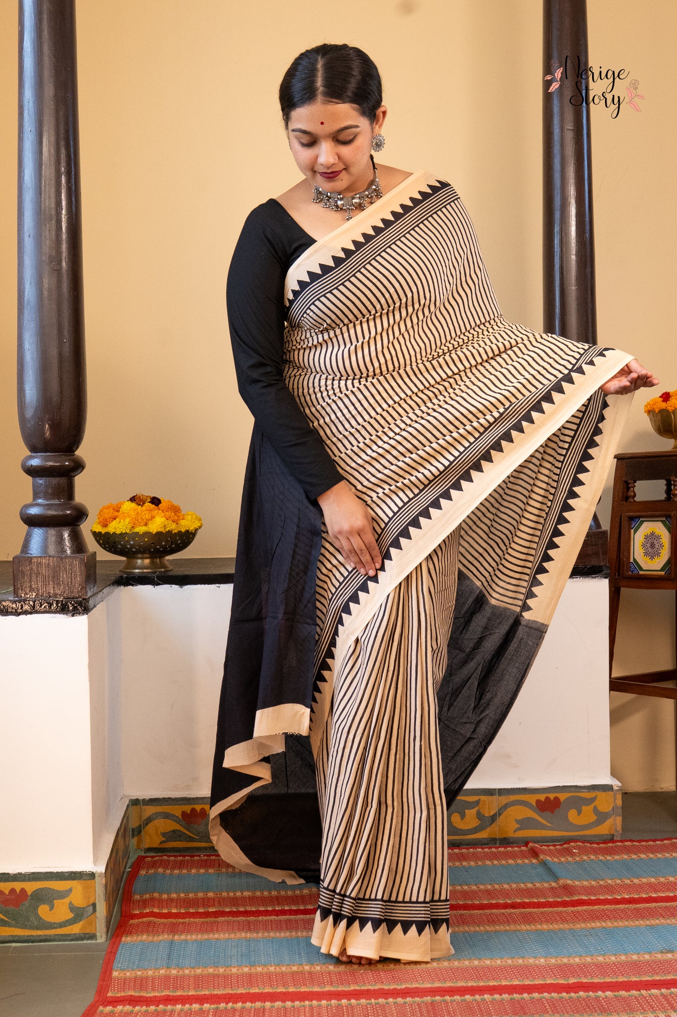 MAYUKHINI (मयुखिनी)